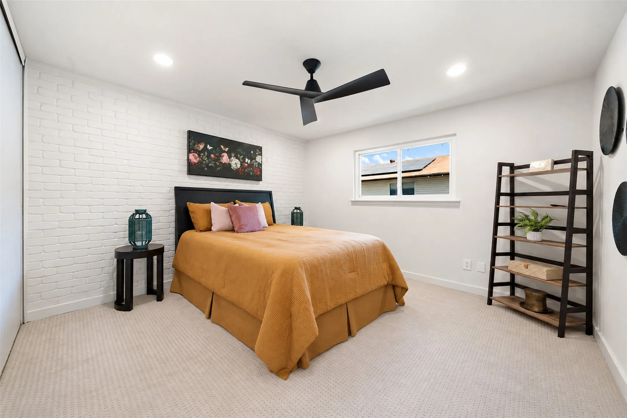 Townhouse For Sale in Dallas County , 2653 Via Catalina, Carrollton, Texas 75006, 2 Bedroom, 2 Bathroom, Garage spaces, 1,120 Sqft, built in 1973, mls#21390707, Real Estate Agent in Carrollton, Homes For Sale in Dallas county, Homes For Sale in Carrollton, Realtor in Carrollton Texas, Real Estate Brokerage Independent Realty Texas, Luminita Cordes Realtor