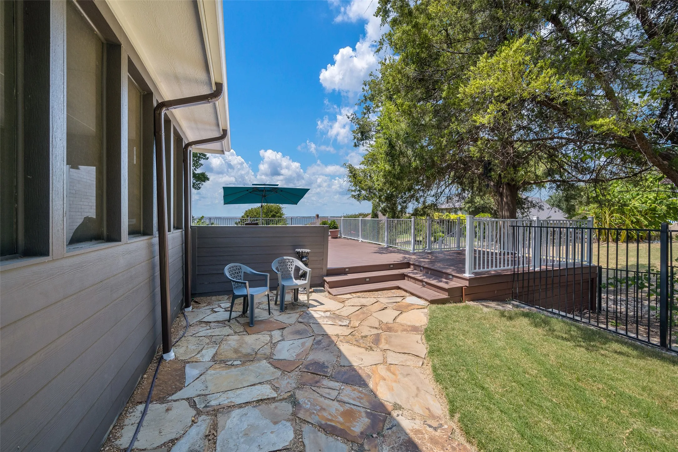 Single Family Residence For Sale in Rockwall County , 6 Stillwaters Drive, Heath, Texas 75032, 4 Bedroom, 5 Bathroom, 3 Garage spaces, 3,581 Sqft, built in 1984, mls#21306749, Real Estate Agent in Heath, Homes For Sale in Rockwall county, Homes For Sale in Heath, Realtor in Heath Texas, Real Estate Brokerage Independent Realty Texas, Luminita Cordes Realtor