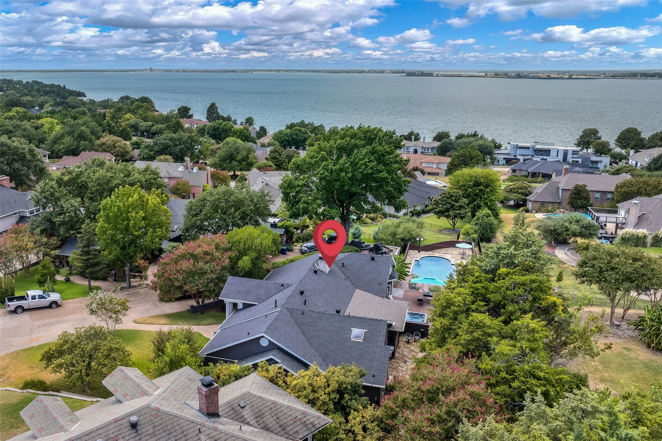 Single Family Residence For Sale in Rockwall County , 6 Stillwaters Drive, Heath, Texas 75032, 4 Bedroom, 5 Bathroom, 3 Garage spaces, 3,581 Sqft, built in 1984, mls#21306749, Real Estate Agent in Heath, Homes For Sale in Rockwall county, Homes For Sale in Heath, Realtor in Heath Texas, Real Estate Brokerage Independent Realty Texas, Luminita Cordes Realtor