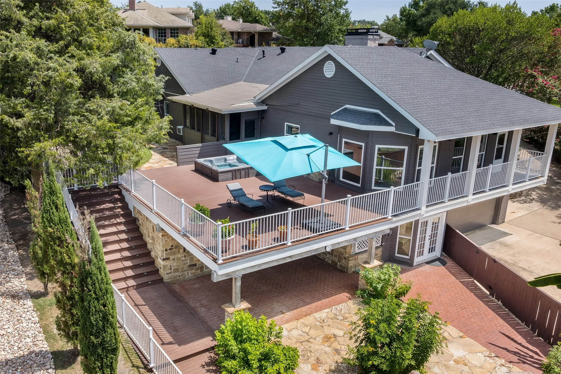 Lots of deck space to enjoy a beautiful Texas sunset!

