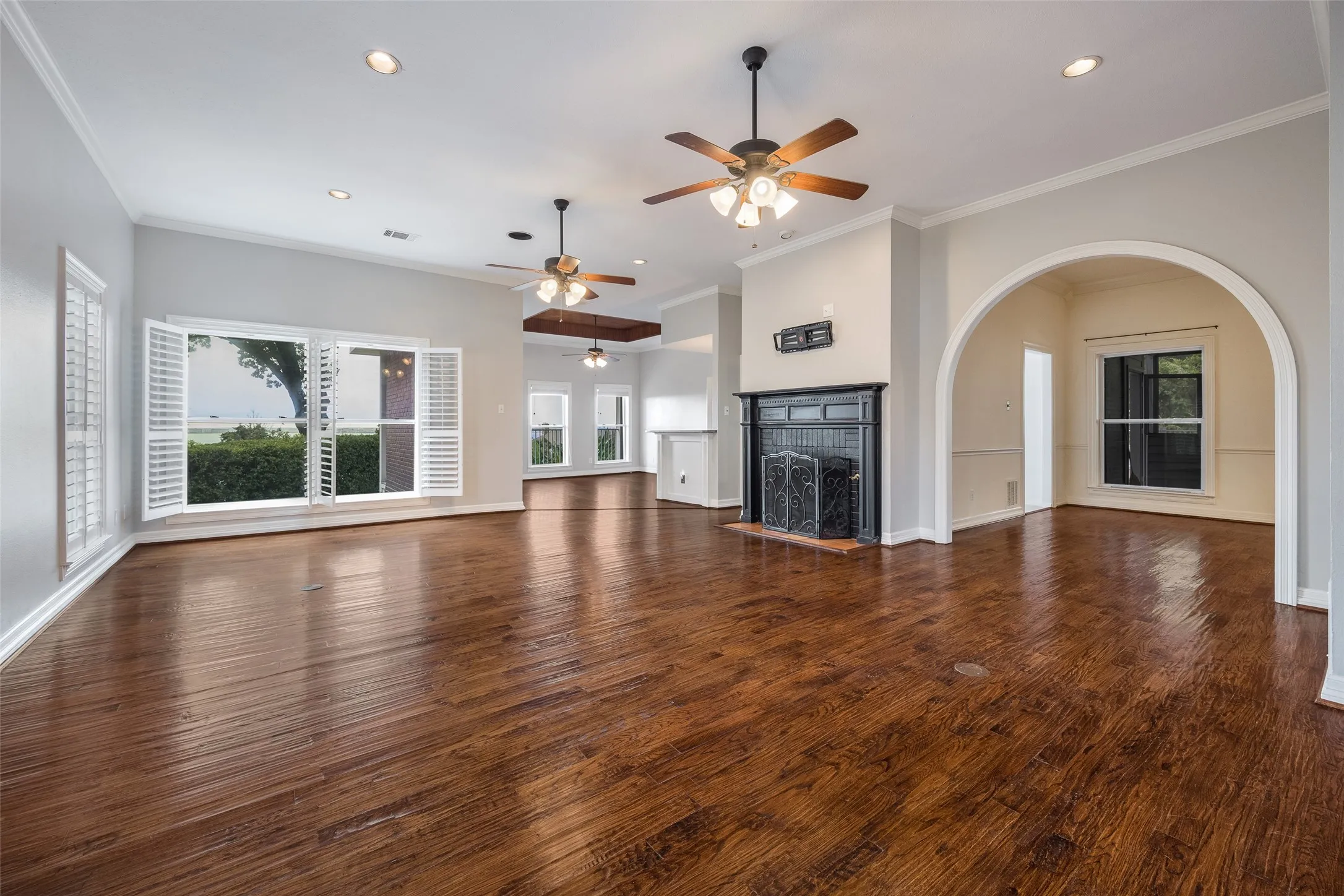 Single Family Residence For Sale in Rockwall County , 6 Stillwaters Drive, Heath, Texas 75032, 4 Bedroom, 5 Bathroom, 3 Garage spaces, 3,581 Sqft, built in 1984, mls#21306749, Real Estate Agent in Heath, Homes For Sale in Rockwall county, Homes For Sale in Heath, Realtor in Heath Texas, Real Estate Brokerage Independent Realty Texas, Luminita Cordes Realtor