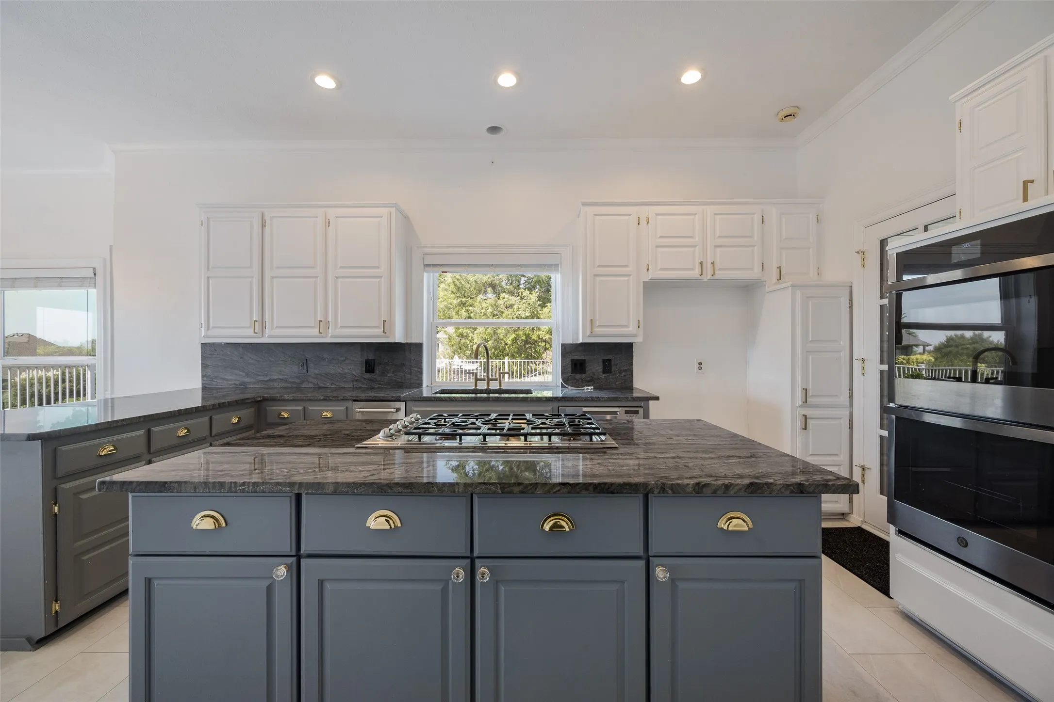 Single Family Residence For Sale in Rockwall County , 6 Stillwaters Drive, Heath, Texas 75032, 4 Bedroom, 5 Bathroom, 3 Garage spaces, 3,581 Sqft, built in 1984, mls#21306749, Real Estate Agent in Heath, Homes For Sale in Rockwall county, Homes For Sale in Heath, Realtor in Heath Texas, Real Estate Brokerage Independent Realty Texas, Luminita Cordes Realtor
