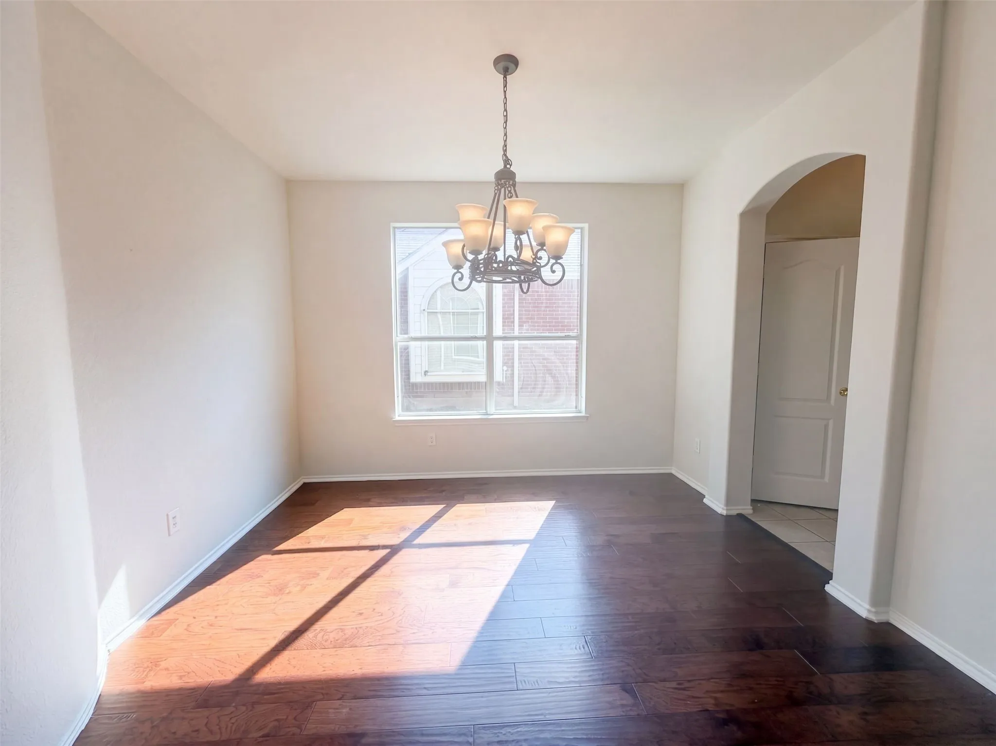 Single Family Residence For Sale in Collin County , 1304 Grapevine Drive, Allen, Texas 75002, 4 Bedroom, 4 Bathroom, 2 Garage spaces, 3,297 Sqft, built in 2003, mls#21390136, Real Estate Agent in Allen, Homes For Sale in Collin county, Homes For Sale in Allen, Realtor in Allen Texas, Real Estate Brokerage Independent Realty Texas, Luminita Cordes Realtor