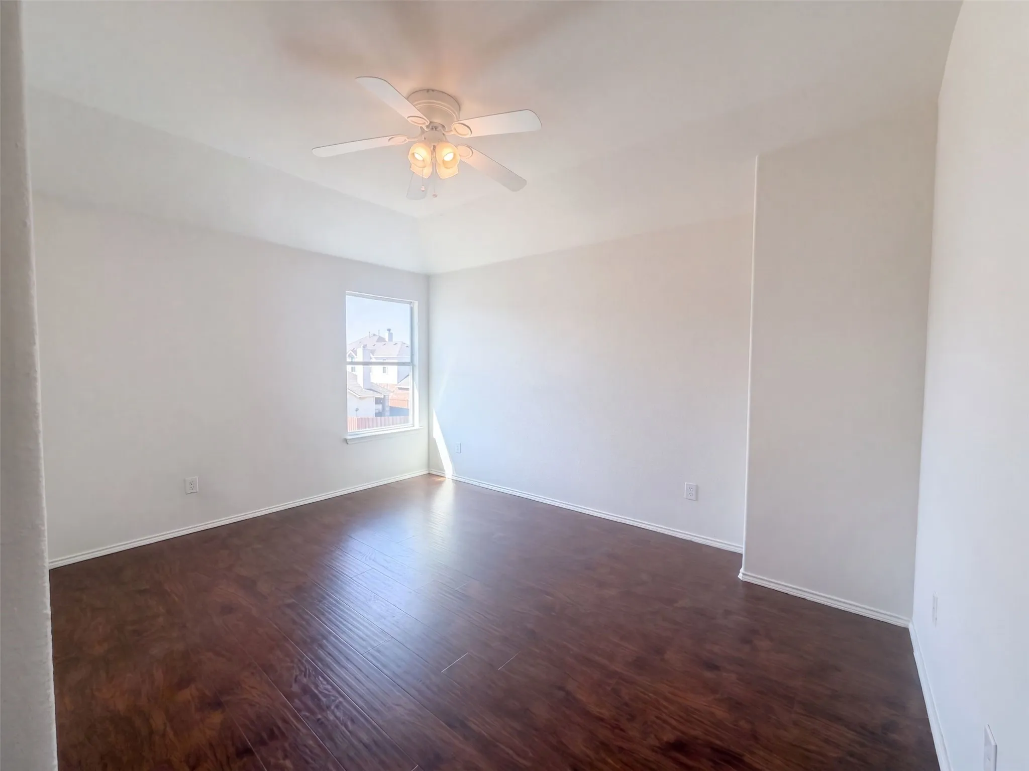 Single Family Residence For Sale in Collin County , 1304 Grapevine Drive, Allen, Texas 75002, 4 Bedroom, 4 Bathroom, 2 Garage spaces, 3,297 Sqft, built in 2003, mls#21390136, Real Estate Agent in Allen, Homes For Sale in Collin county, Homes For Sale in Allen, Realtor in Allen Texas, Real Estate Brokerage Independent Realty Texas, Luminita Cordes Realtor