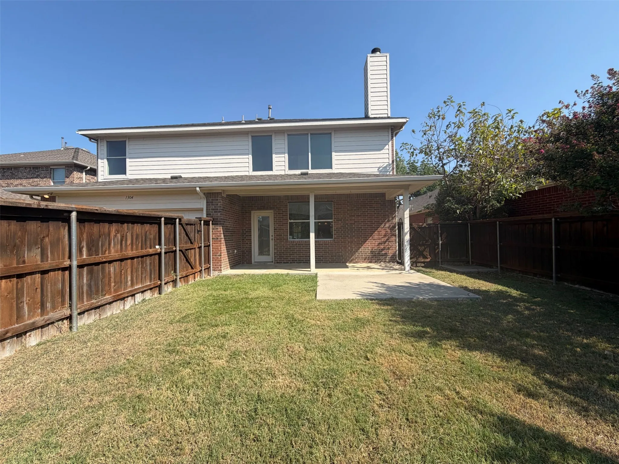 Single Family Residence For Sale in Collin County , 1304 Grapevine Drive, Allen, Texas 75002, 4 Bedroom, 4 Bathroom, 2 Garage spaces, 3,297 Sqft, built in 2003, mls#21390136, Real Estate Agent in Allen, Homes For Sale in Collin county, Homes For Sale in Allen, Realtor in Allen Texas, Real Estate Brokerage Independent Realty Texas, Luminita Cordes Realtor