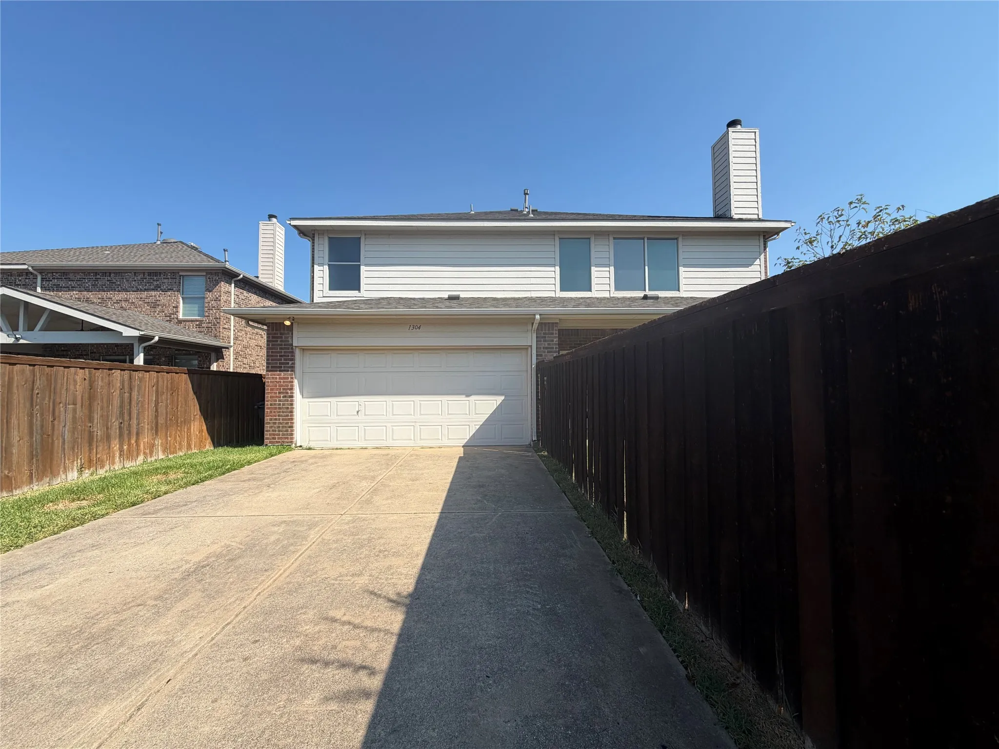 Single Family Residence For Sale in Collin County , 1304 Grapevine Drive, Allen, Texas 75002, 4 Bedroom, 4 Bathroom, 2 Garage spaces, 3,297 Sqft, built in 2003, mls#21390136, Real Estate Agent in Allen, Homes For Sale in Collin county, Homes For Sale in Allen, Realtor in Allen Texas, Real Estate Brokerage Independent Realty Texas, Luminita Cordes Realtor