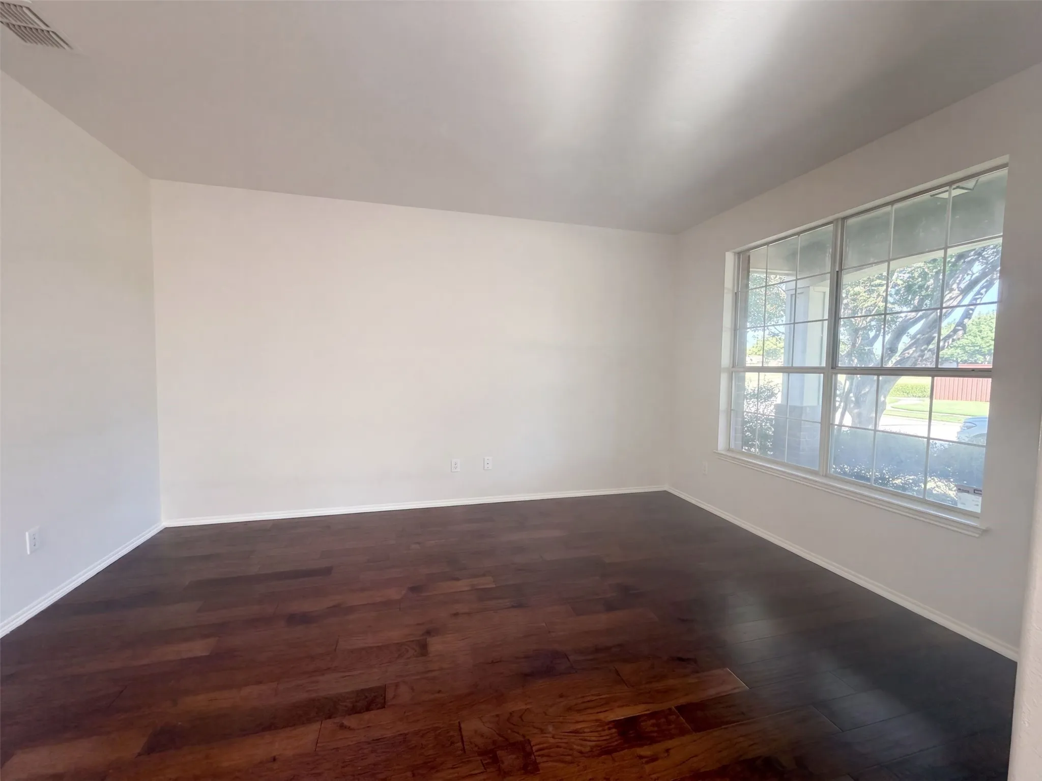 Single Family Residence For Sale in Collin County , 1304 Grapevine Drive, Allen, Texas 75002, 4 Bedroom, 4 Bathroom, 2 Garage spaces, 3,297 Sqft, built in 2003, mls#21390136, Real Estate Agent in Allen, Homes For Sale in Collin county, Homes For Sale in Allen, Realtor in Allen Texas, Real Estate Brokerage Independent Realty Texas, Luminita Cordes Realtor