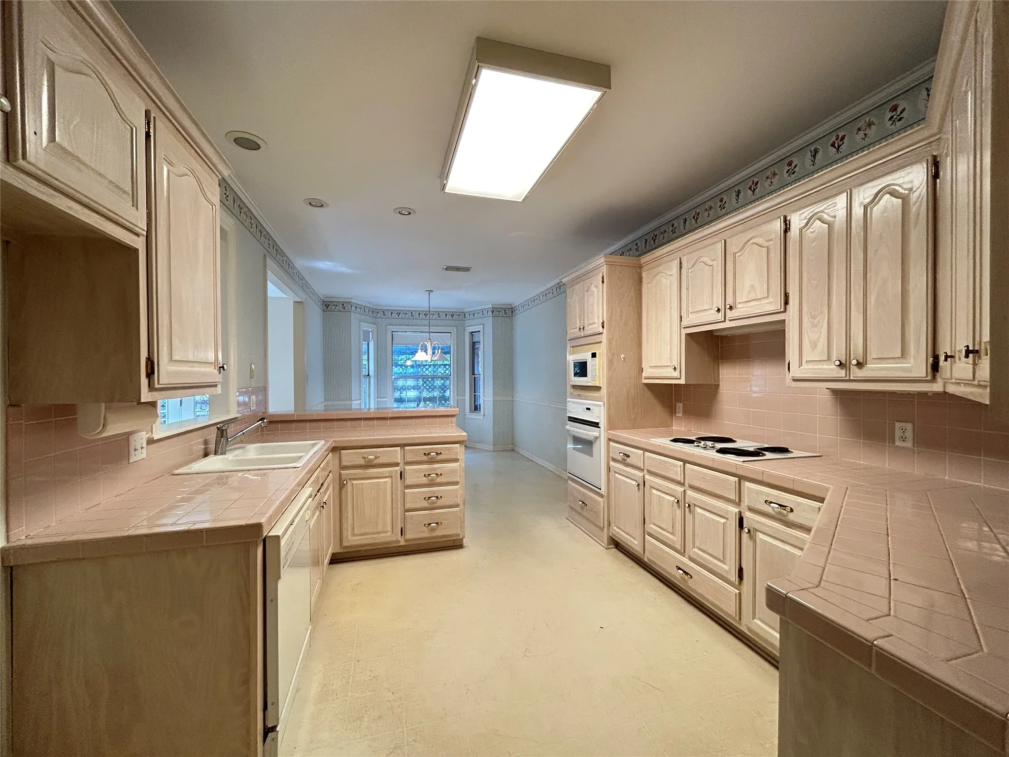 Single Family Residence For Sale in Hopkins County , 1328 Azalea Drive, Sulphur Springs, Texas 75482, 3 Bedroom, 3 Bathroom, 2 Garage spaces, 2,478 Sqft, built in 1995, mls#21390806, Real Estate Agent in Sulphur Springs, Homes For Sale in Hopkins county, Homes For Sale in Sulphur Springs, Realtor in Sulphur Springs Texas, Real Estate Brokerage Independent Realty Texas, Luminita Cordes Realtor
