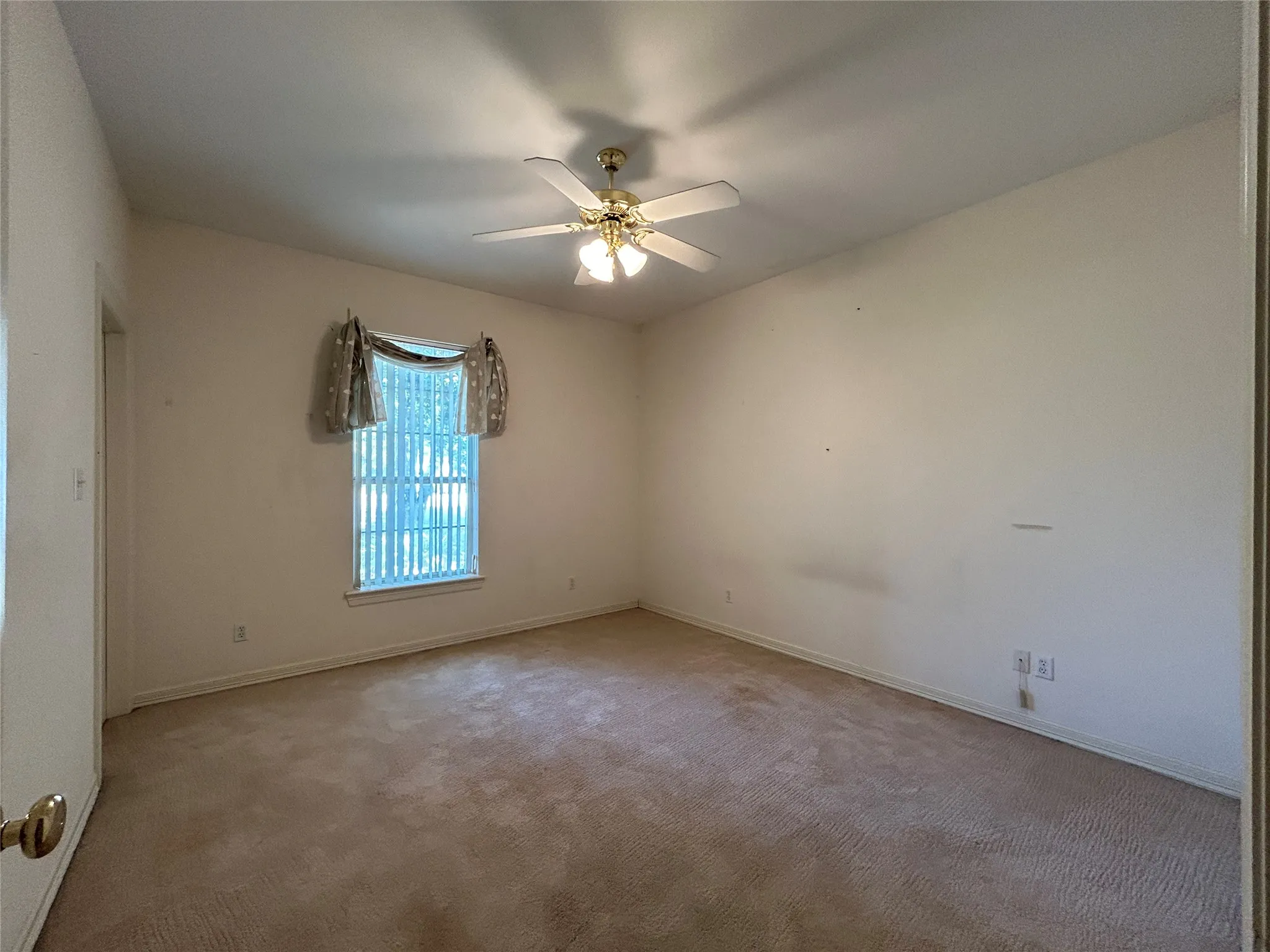 Single Family Residence For Sale in Hopkins County , 1328 Azalea Drive, Sulphur Springs, Texas 75482, 3 Bedroom, 3 Bathroom, 2 Garage spaces, 2,478 Sqft, built in 1995, mls#21390806, Real Estate Agent in Sulphur Springs, Homes For Sale in Hopkins county, Homes For Sale in Sulphur Springs, Realtor in Sulphur Springs Texas, Real Estate Brokerage Independent Realty Texas, Luminita Cordes Realtor