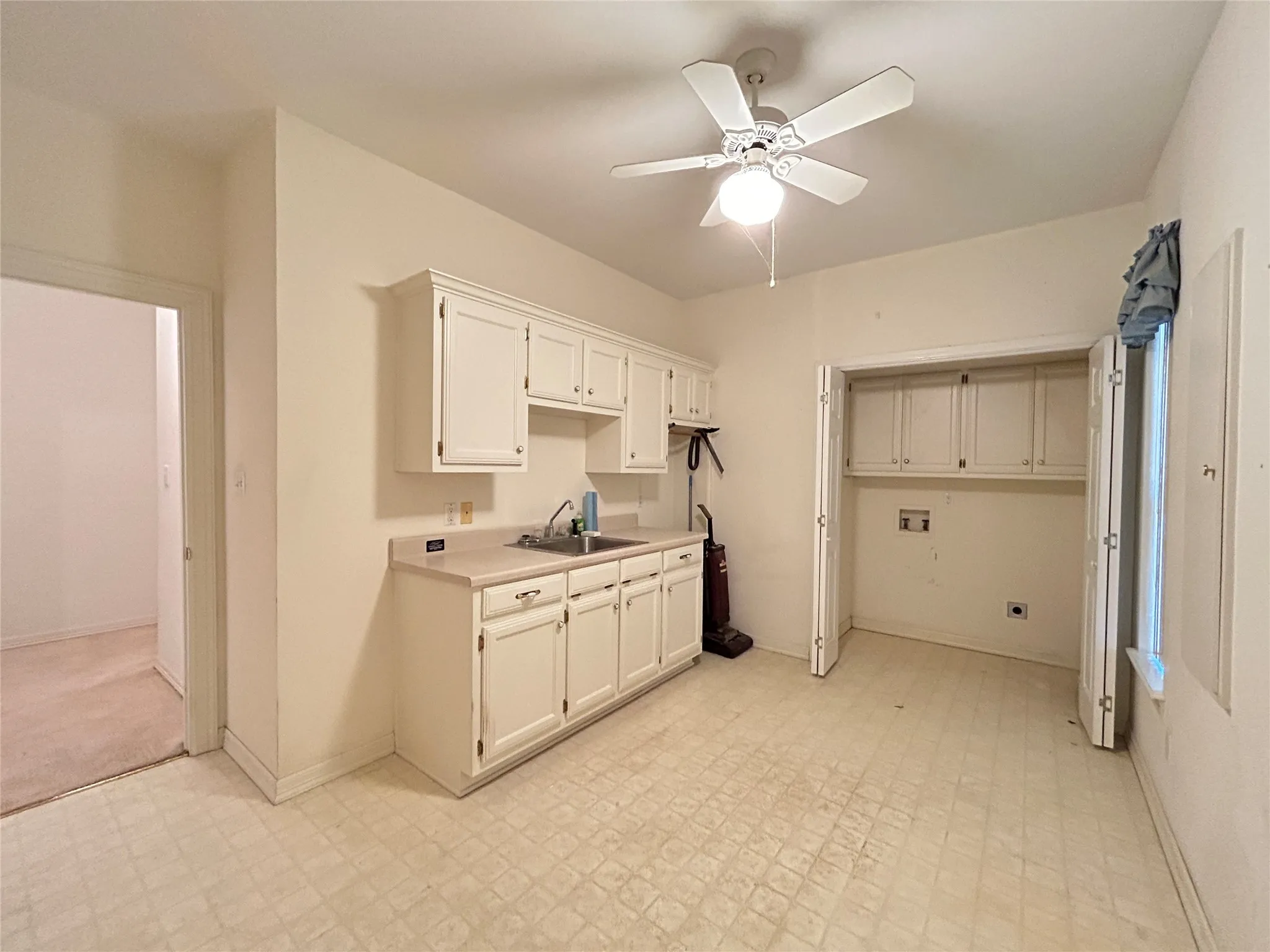 Single Family Residence For Sale in Hopkins County , 1328 Azalea Drive, Sulphur Springs, Texas 75482, 3 Bedroom, 3 Bathroom, 2 Garage spaces, 2,478 Sqft, built in 1995, mls#21390806, Real Estate Agent in Sulphur Springs, Homes For Sale in Hopkins county, Homes For Sale in Sulphur Springs, Realtor in Sulphur Springs Texas, Real Estate Brokerage Independent Realty Texas, Luminita Cordes Realtor