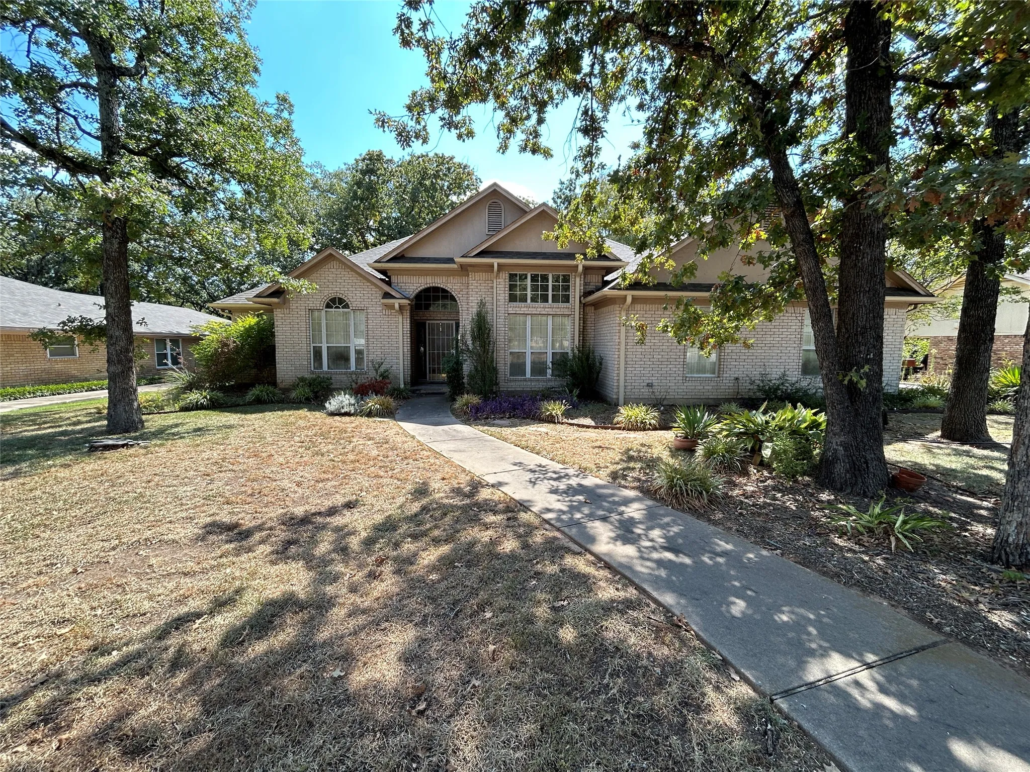 Single Family Residence For Sale