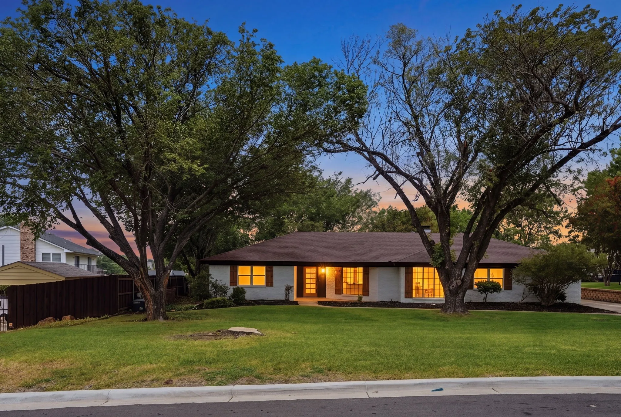 Single Family Residence For Sale in Tarrant County , 6505 Riviera Drive, North Richland Hills, Texas 76180, 4 Bedroom, 2 Bathroom, 2 Garage spaces, 1,956 Sqft, built in 1977, mls#21390701, Real Estate Agent in North Richland Hills, Homes For Sale in Tarrant county, Homes For Sale in North Richland Hills, Realtor in North Richland Hills Texas, Real Estate Brokerage Independent Realty Texas, Luminita Cordes Realtor
