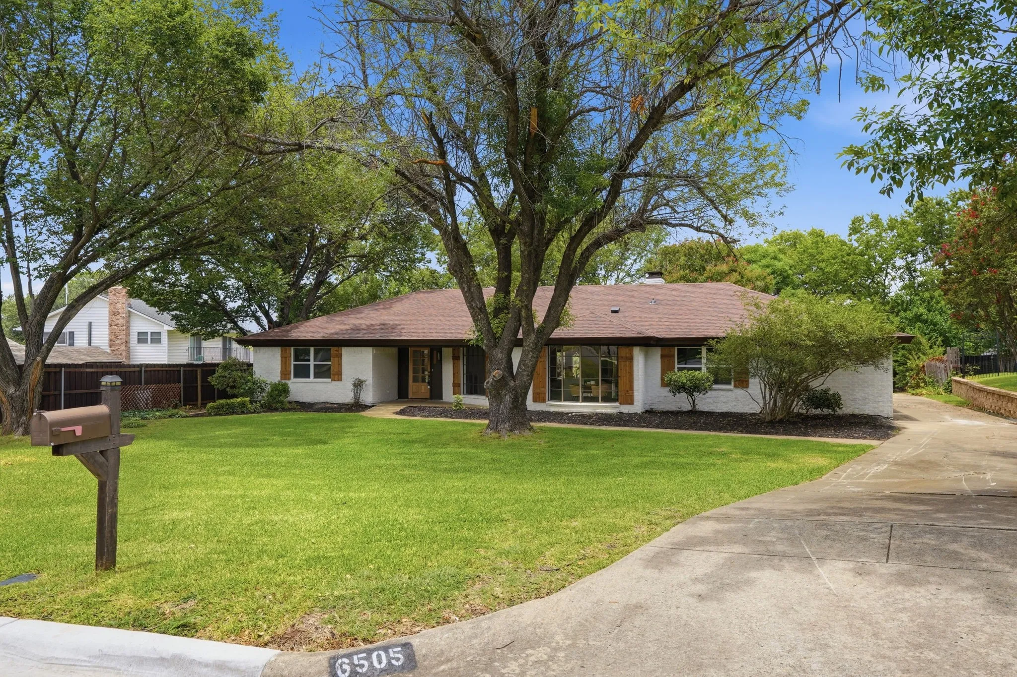 Single Family Residence For Sale in Tarrant County , 6505 Riviera Drive, North Richland Hills, Texas 76180, 4 Bedroom, 2 Bathroom, 2 Garage spaces, 1,956 Sqft, built in 1977, mls#21390701, Real Estate Agent in North Richland Hills, Homes For Sale in Tarrant county, Homes For Sale in North Richland Hills, Realtor in North Richland Hills Texas, Real Estate Brokerage Independent Realty Texas, Luminita Cordes Realtor