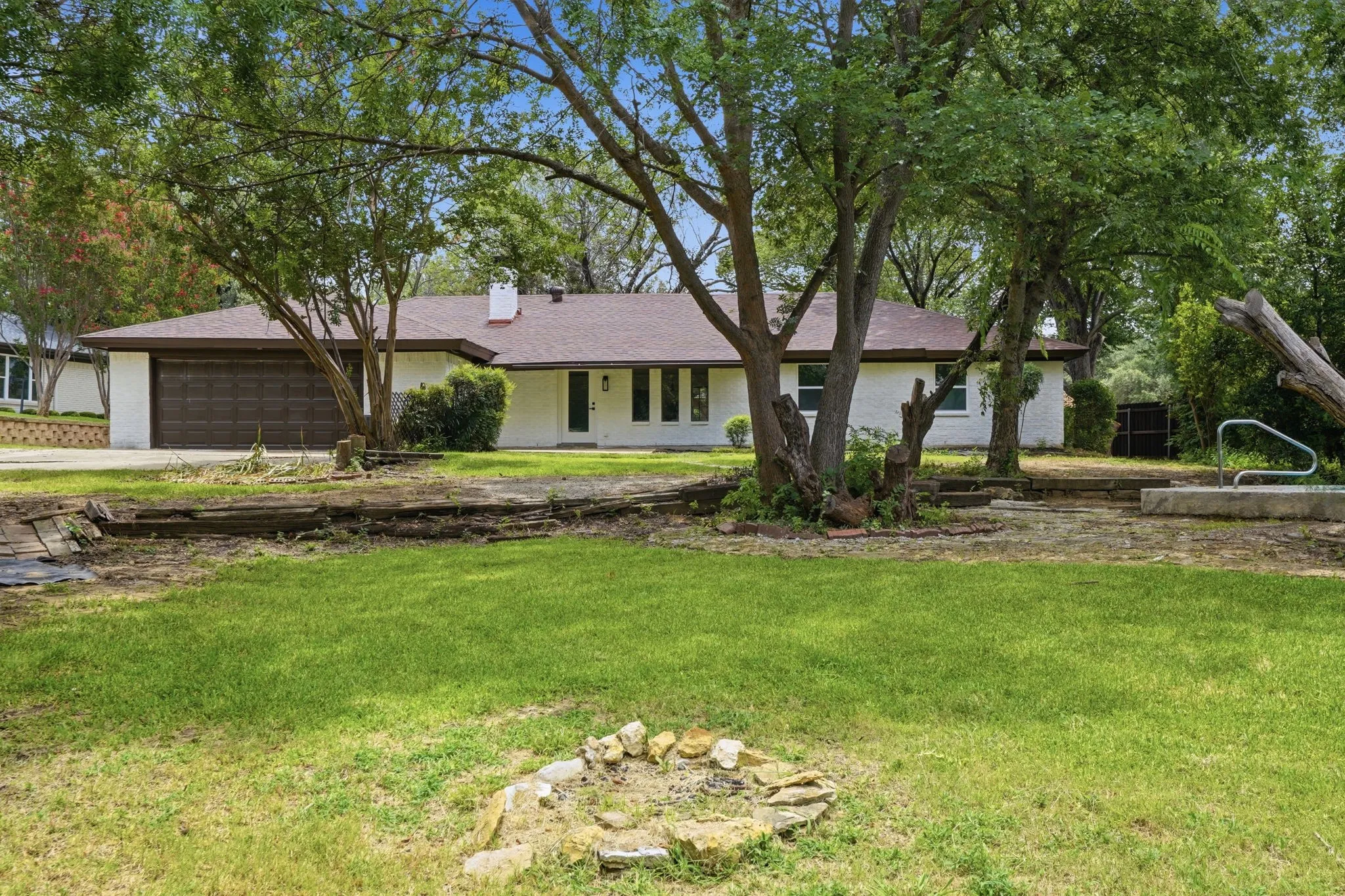 Single Family Residence For Sale in Tarrant County , 6505 Riviera Drive, North Richland Hills, Texas 76180, 4 Bedroom, 2 Bathroom, 2 Garage spaces, 1,956 Sqft, built in 1977, mls#21390701, Real Estate Agent in North Richland Hills, Homes For Sale in Tarrant county, Homes For Sale in North Richland Hills, Realtor in North Richland Hills Texas, Real Estate Brokerage Independent Realty Texas, Luminita Cordes Realtor