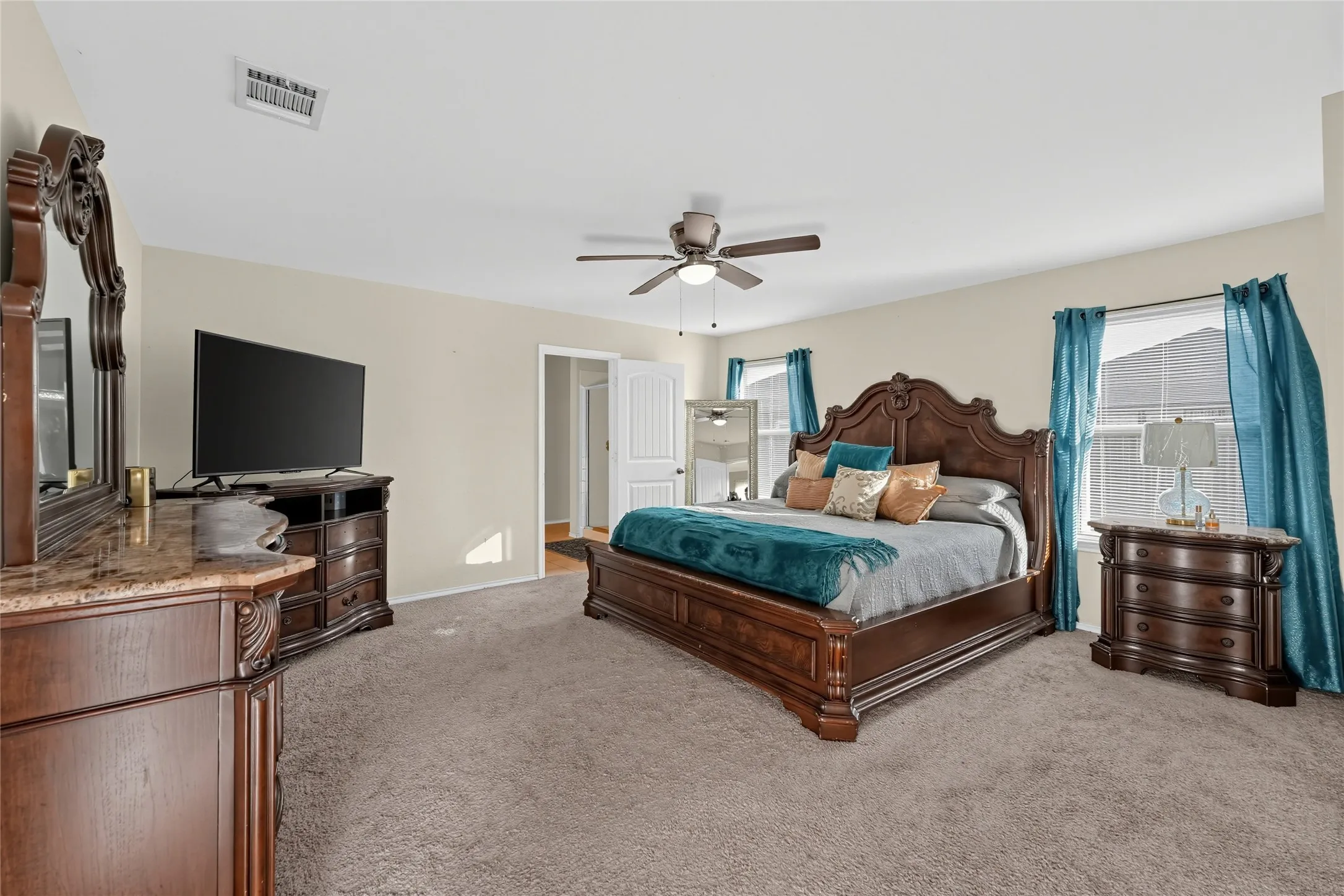 Single Family Residence For Sale in Kaufman County , 2316 Pontotoc Drive, Forney, Texas 75126, 4 Bedroom, 2 Bathroom, 1 Garage spaces, 1,905 Sqft, built in 2018, mls#21390674, Real Estate Agent in Forney, Homes For Sale in Kaufman county, Homes For Sale in Forney, Realtor in Forney Texas, Real Estate Brokerage Independent Realty Texas, Luminita Cordes Realtor