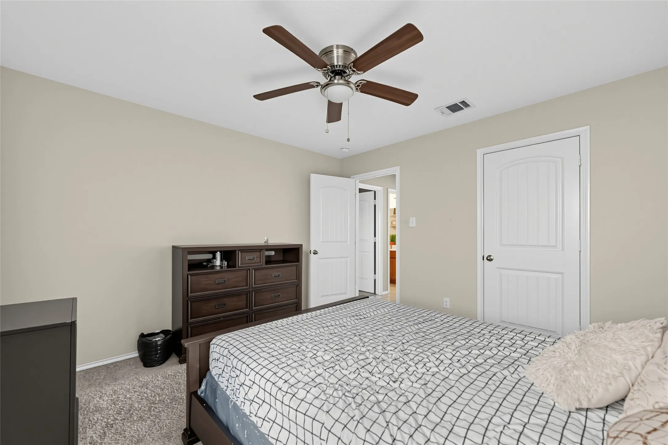 Single Family Residence For Sale in Kaufman County , 2316 Pontotoc Drive, Forney, Texas 75126, 4 Bedroom, 2 Bathroom, 1 Garage spaces, 1,905 Sqft, built in 2018, mls#21390674, Real Estate Agent in Forney, Homes For Sale in Kaufman county, Homes For Sale in Forney, Realtor in Forney Texas, Real Estate Brokerage Independent Realty Texas, Luminita Cordes Realtor