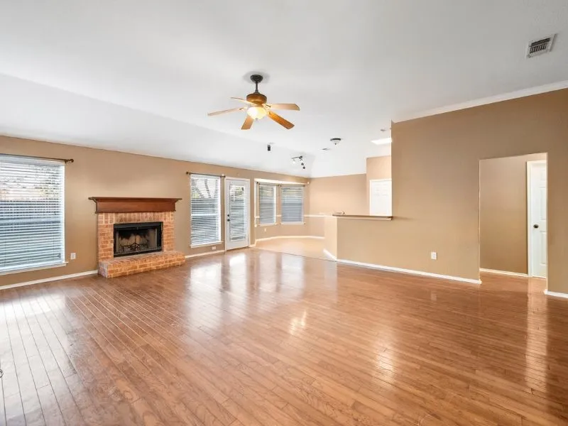 Single Family Residence For Rent in Johnson County , 309 Shane Lane, Burleson, Texas 76028, 3 Bedroom, 2 Bathroom, 2 Garage spaces, 1,826 Sqft, built in 1999, mls#21390824, Real Estate Agent in Burleson, Homes For Rent in Johnson county, Homes For Rent in Burleson, Realtor in Burleson Texas, Real Estate Brokerage Independent Realty Texas, Luminita Cordes Realtor