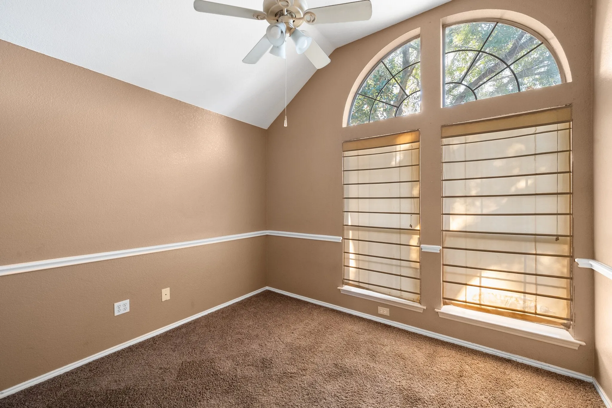 Single Family Residence For Rent in Johnson County , 309 Shane Lane, Burleson, Texas 76028, 3 Bedroom, 2 Bathroom, 2 Garage spaces, 1,826 Sqft, built in 1999, mls#21390824, Real Estate Agent in Burleson, Homes For Rent in Johnson county, Homes For Rent in Burleson, Realtor in Burleson Texas, Real Estate Brokerage Independent Realty Texas, Luminita Cordes Realtor