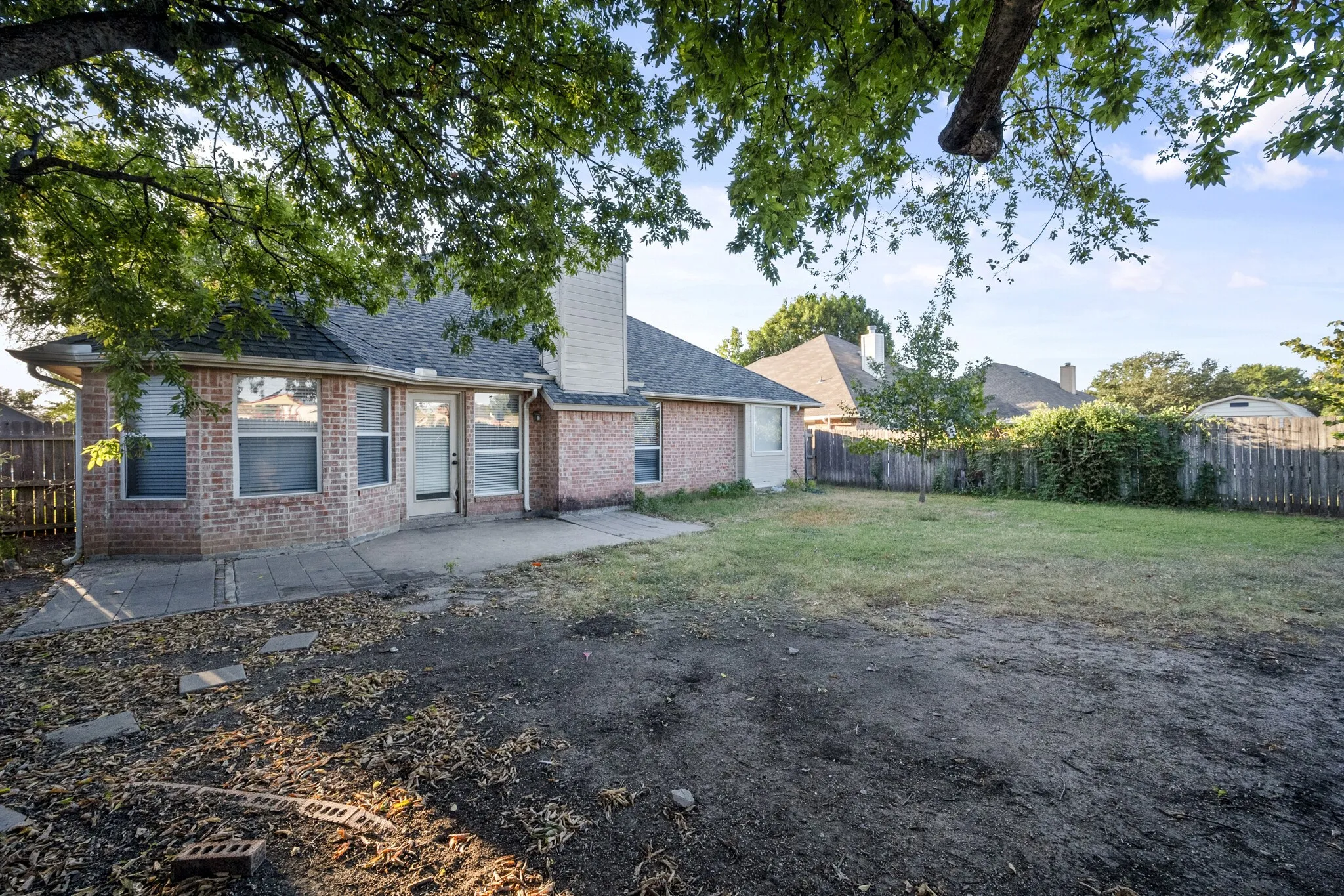 Single Family Residence For Rent in Johnson County , 309 Shane Lane, Burleson, Texas 76028, 3 Bedroom, 2 Bathroom, 2 Garage spaces, 1,826 Sqft, built in 1999, mls#21390824, Real Estate Agent in Burleson, Homes For Rent in Johnson county, Homes For Rent in Burleson, Realtor in Burleson Texas, Real Estate Brokerage Independent Realty Texas, Luminita Cordes Realtor