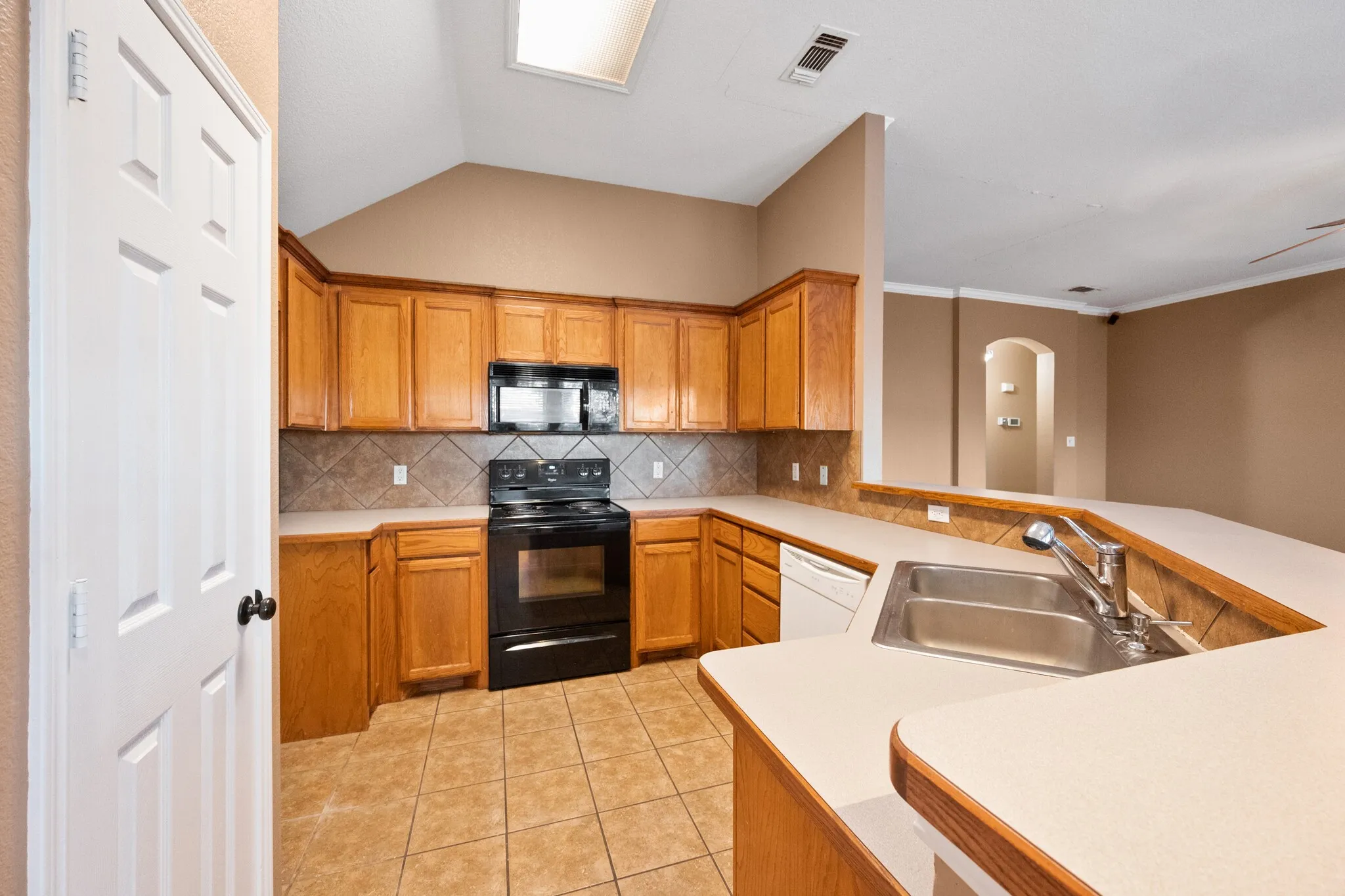 Single Family Residence For Rent in Johnson County , 309 Shane Lane, Burleson, Texas 76028, 3 Bedroom, 2 Bathroom, 2 Garage spaces, 1,826 Sqft, built in 1999, mls#21390824, Real Estate Agent in Burleson, Homes For Rent in Johnson county, Homes For Rent in Burleson, Realtor in Burleson Texas, Real Estate Brokerage Independent Realty Texas, Luminita Cordes Realtor