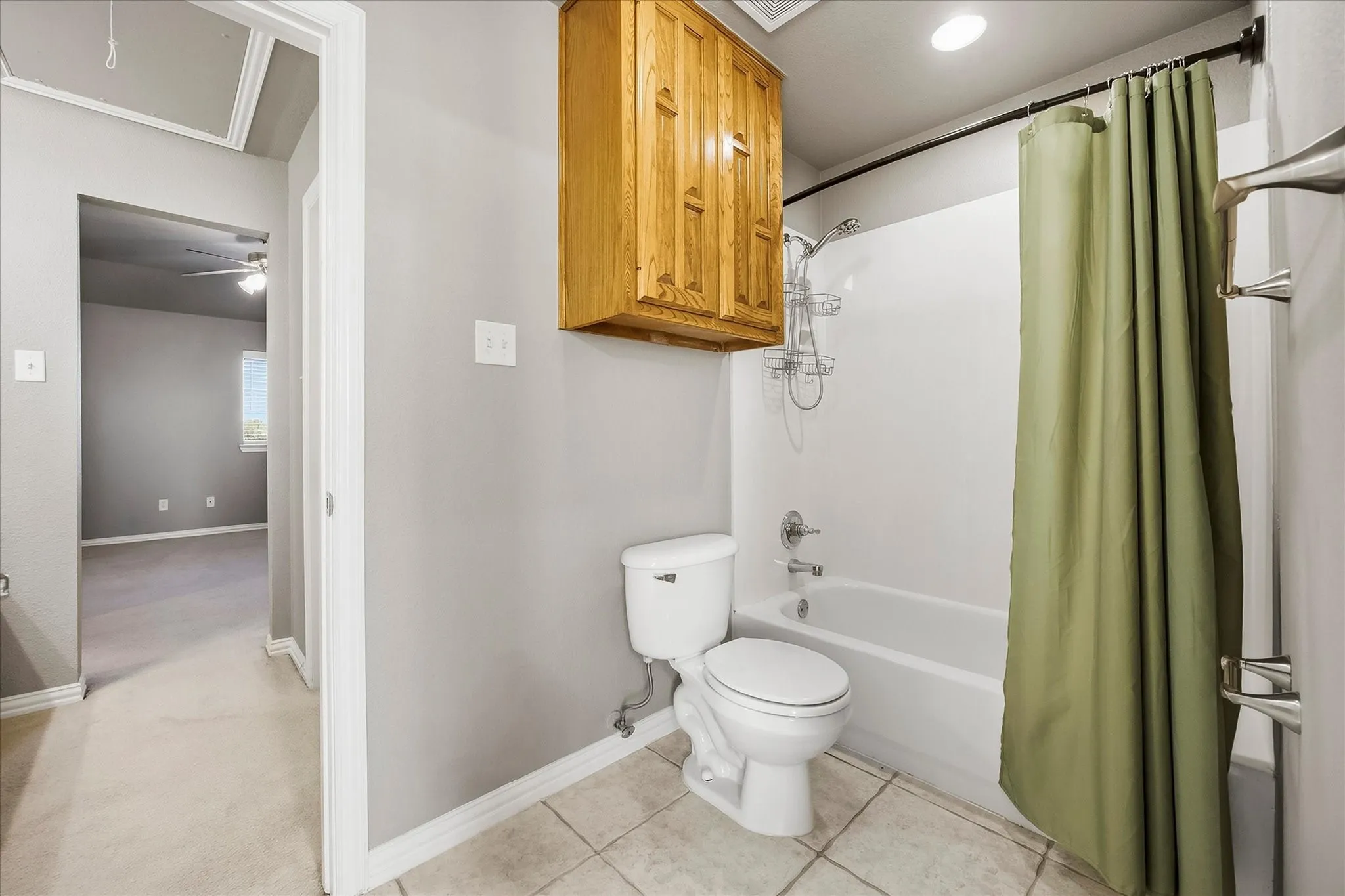 Guest full bath