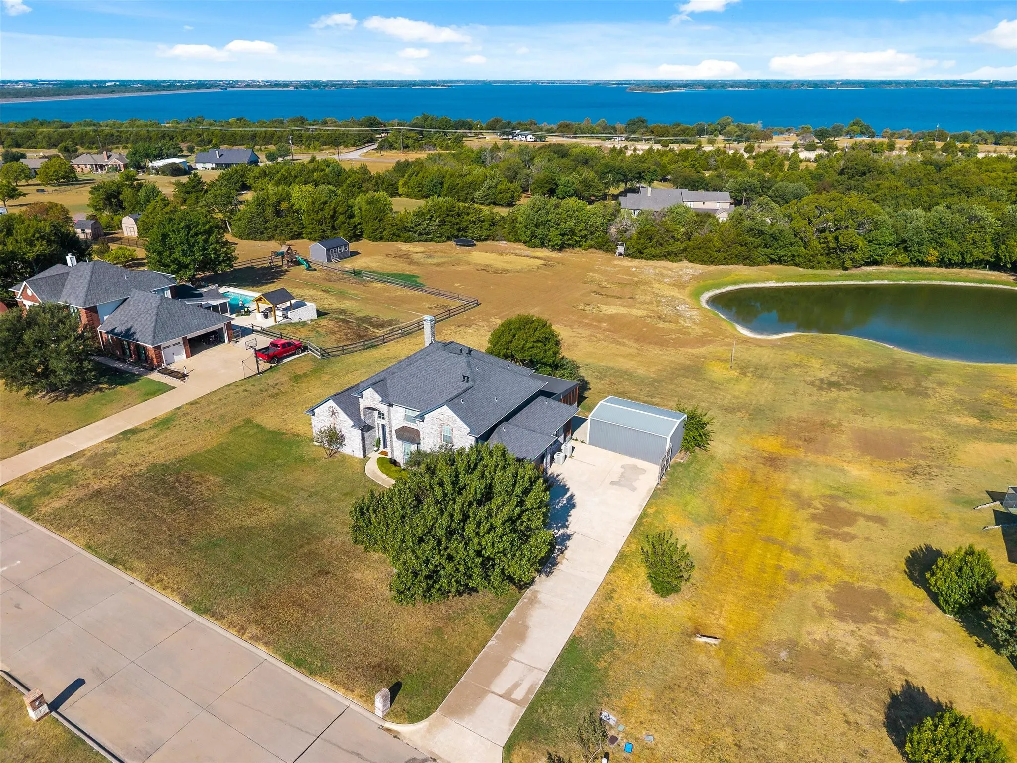 Stunning home overlooking rural vistas and views!