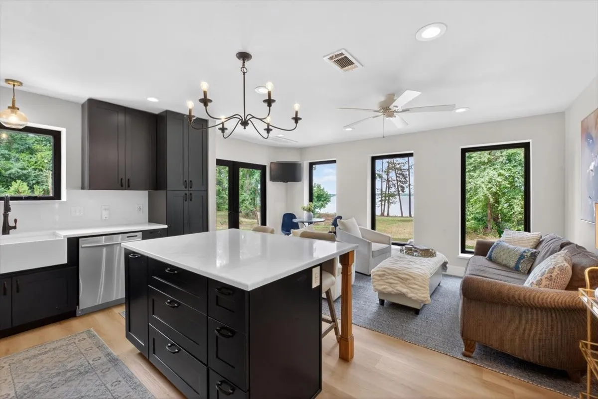 Single Family Residence For Sale in Henderson County , 21277 Joe Paul Lane R, Chandler, Texas 75758, 2 Bedroom, 2 Bathroom, 3 Garage spaces, 1,400 Sqft, built in 2023, mls#21366376, Real Estate Agent in Chandler, Homes For Sale in Henderson county, Homes For Sale in Chandler, Realtor in Chandler Texas, Real Estate Brokerage Independent Realty Texas, Luminita Cordes Realtor