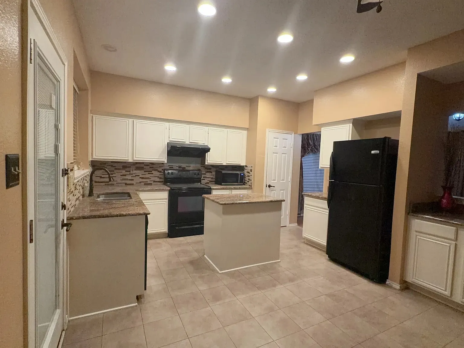 Single Family Residence For Rent in Collin County , 1208 Canoe Lane, Plano, Texas 75023, 5 Bedroom, 3 Bathroom, 2 Garage spaces, 2,068 Sqft, built in 1992, mls#21390832, Real Estate Agent in Plano, Homes For Rent in Collin county, Homes For Rent in Plano, Realtor in Plano Texas, Real Estate Brokerage Independent Realty Texas, Luminita Cordes Realtor