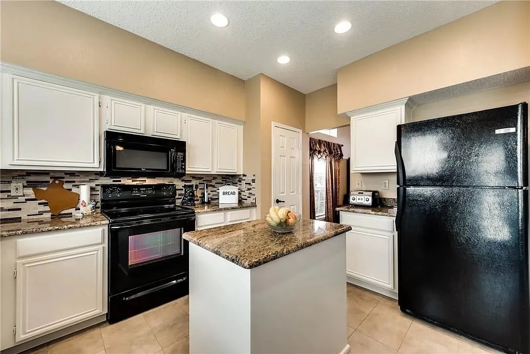Single Family Residence For Rent in Collin County , 1208 Canoe Lane, Plano, Texas 75023, 5 Bedroom, 3 Bathroom, 2 Garage spaces, 2,068 Sqft, built in 1992, mls#21390832, Real Estate Agent in Plano, Homes For Rent in Collin county, Homes For Rent in Plano, Realtor in Plano Texas, Real Estate Brokerage Independent Realty Texas, Luminita Cordes Realtor