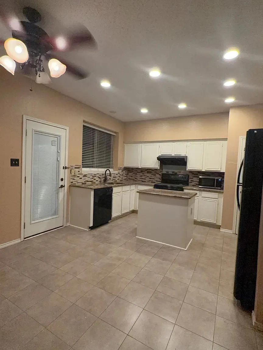 Single Family Residence For Rent in Collin County , 1208 Canoe Lane, Plano, Texas 75023, 5 Bedroom, 3 Bathroom, 2 Garage spaces, 2,068 Sqft, built in 1992, mls#21390832, Real Estate Agent in Plano, Homes For Rent in Collin county, Homes For Rent in Plano, Realtor in Plano Texas, Real Estate Brokerage Independent Realty Texas, Luminita Cordes Realtor