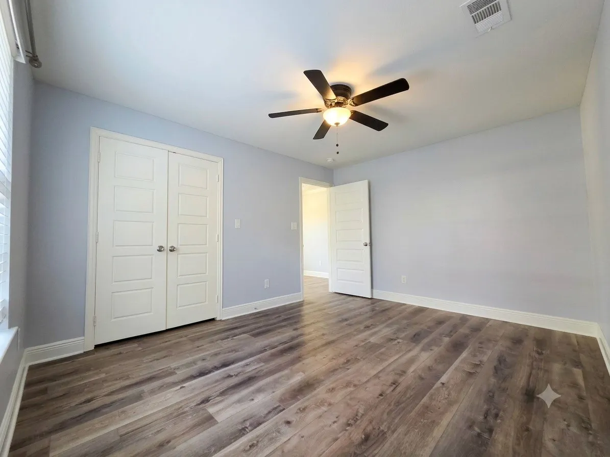 Single Family Residence For Rent in Dallas County , 914 17th Street, Grand Prairie, Texas 75050, 3 Bedroom, 2 Bathroom, Garage spaces, 1,310 Sqft, built in 1949, mls#21389744, Real Estate Agent in Grand Prairie, Homes For Rent in Dallas county, Homes For Rent in Grand Prairie, Realtor in Grand Prairie Texas, Real Estate Brokerage Independent Realty Texas, Luminita Cordes Realtor