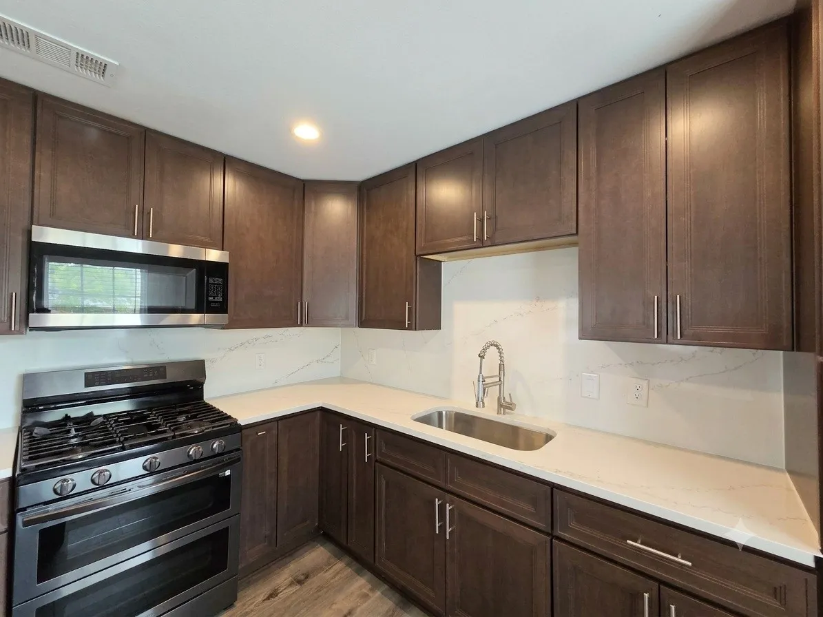 Single Family Residence For Rent in Dallas County , 914 17th Street, Grand Prairie, Texas 75050, 3 Bedroom, 2 Bathroom, Garage spaces, 1,310 Sqft, built in 1949, mls#21389744, Real Estate Agent in Grand Prairie, Homes For Rent in Dallas county, Homes For Rent in Grand Prairie, Realtor in Grand Prairie Texas, Real Estate Brokerage Independent Realty Texas, Luminita Cordes Realtor
