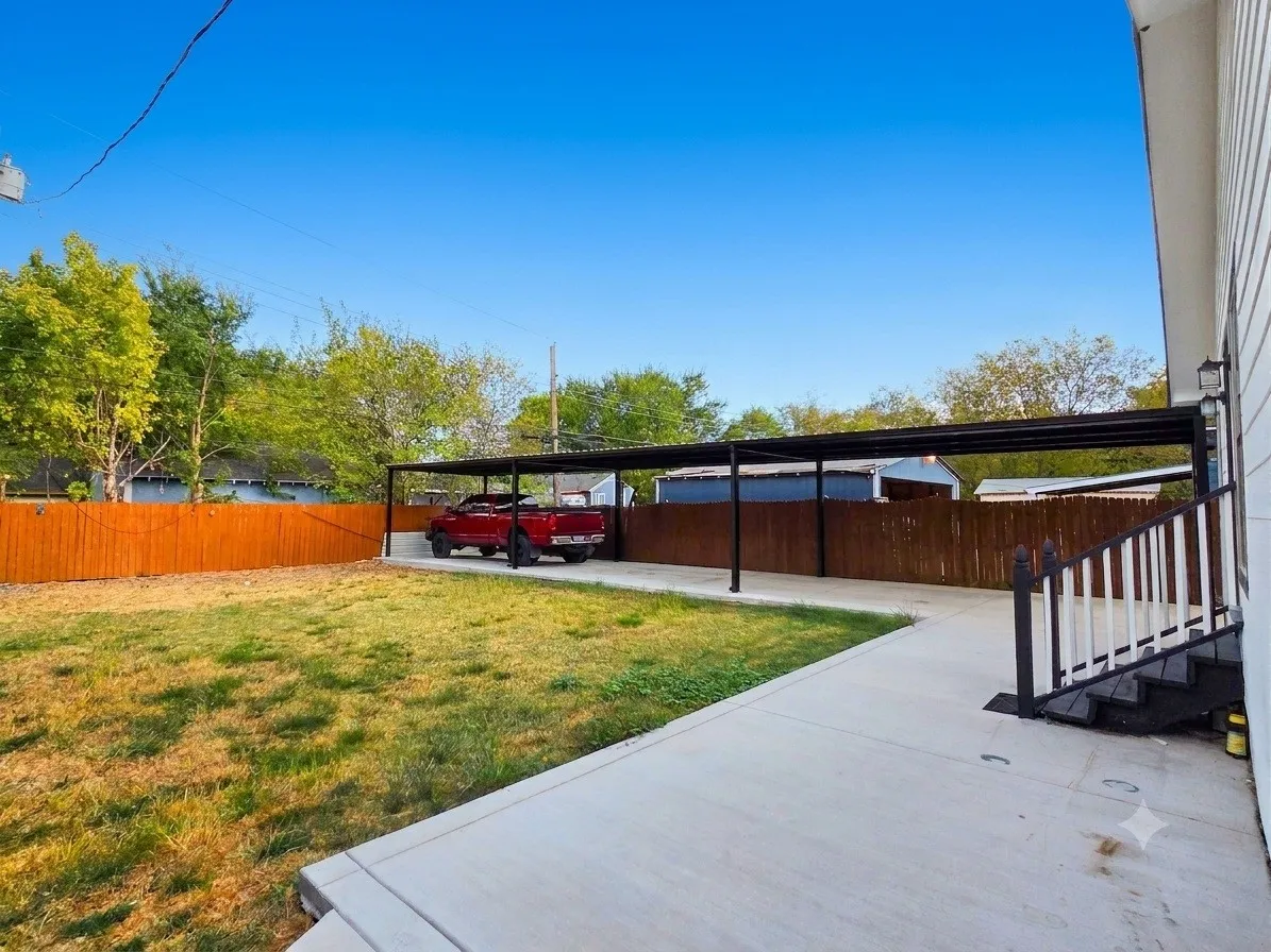 Single Family Residence For Rent in Dallas County , 914 17th Street, Grand Prairie, Texas 75050, 3 Bedroom, 2 Bathroom, Garage spaces, 1,310 Sqft, built in 1949, mls#21389744, Real Estate Agent in Grand Prairie, Homes For Rent in Dallas county, Homes For Rent in Grand Prairie, Realtor in Grand Prairie Texas, Real Estate Brokerage Independent Realty Texas, Luminita Cordes Realtor
