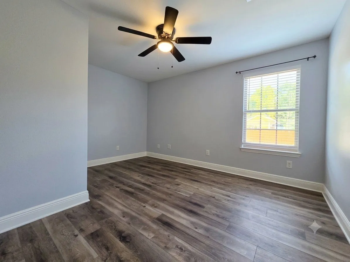 Single Family Residence For Rent in Dallas County , 914 17th Street, Grand Prairie, Texas 75050, 3 Bedroom, 2 Bathroom, Garage spaces, 1,310 Sqft, built in 1949, mls#21389744, Real Estate Agent in Grand Prairie, Homes For Rent in Dallas county, Homes For Rent in Grand Prairie, Realtor in Grand Prairie Texas, Real Estate Brokerage Independent Realty Texas, Luminita Cordes Realtor