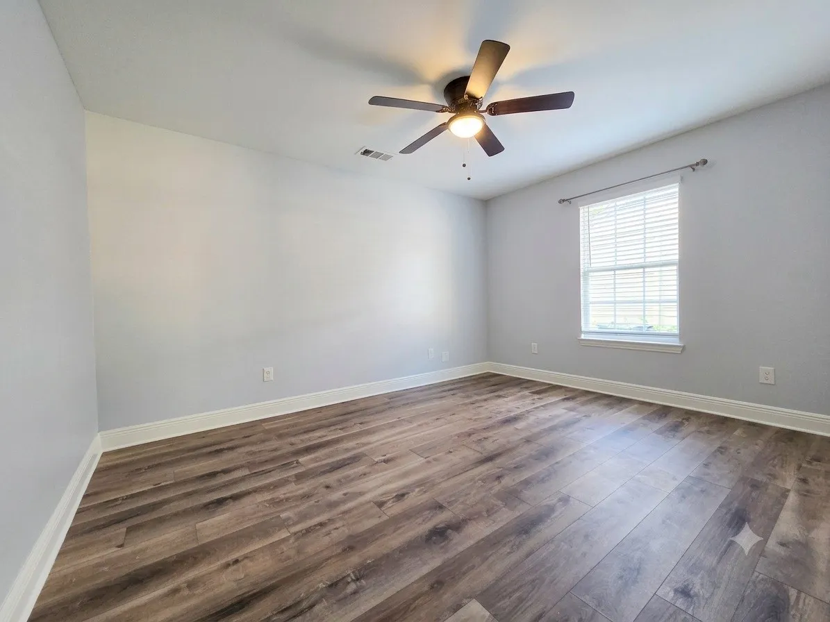 Single Family Residence For Rent in Dallas County , 914 17th Street, Grand Prairie, Texas 75050, 3 Bedroom, 2 Bathroom, Garage spaces, 1,310 Sqft, built in 1949, mls#21389744, Real Estate Agent in Grand Prairie, Homes For Rent in Dallas county, Homes For Rent in Grand Prairie, Realtor in Grand Prairie Texas, Real Estate Brokerage Independent Realty Texas, Luminita Cordes Realtor