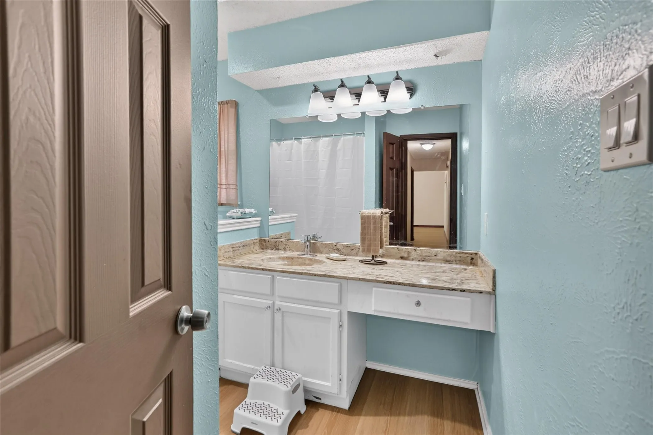 Single Family Residence For Sale in Tarrant County , 2413 Channing Drive, Grand Prairie, Texas 75052, 3 Bedroom, 2 Bathroom, 2 Garage spaces, 1,394 Sqft, built in 1983, mls#21390383, Real Estate Agent in Grand Prairie, Homes For Sale in Tarrant county, Homes For Sale in Grand Prairie, Realtor in Grand Prairie Texas, Real Estate Brokerage Independent Realty Texas, Luminita Cordes Realtor