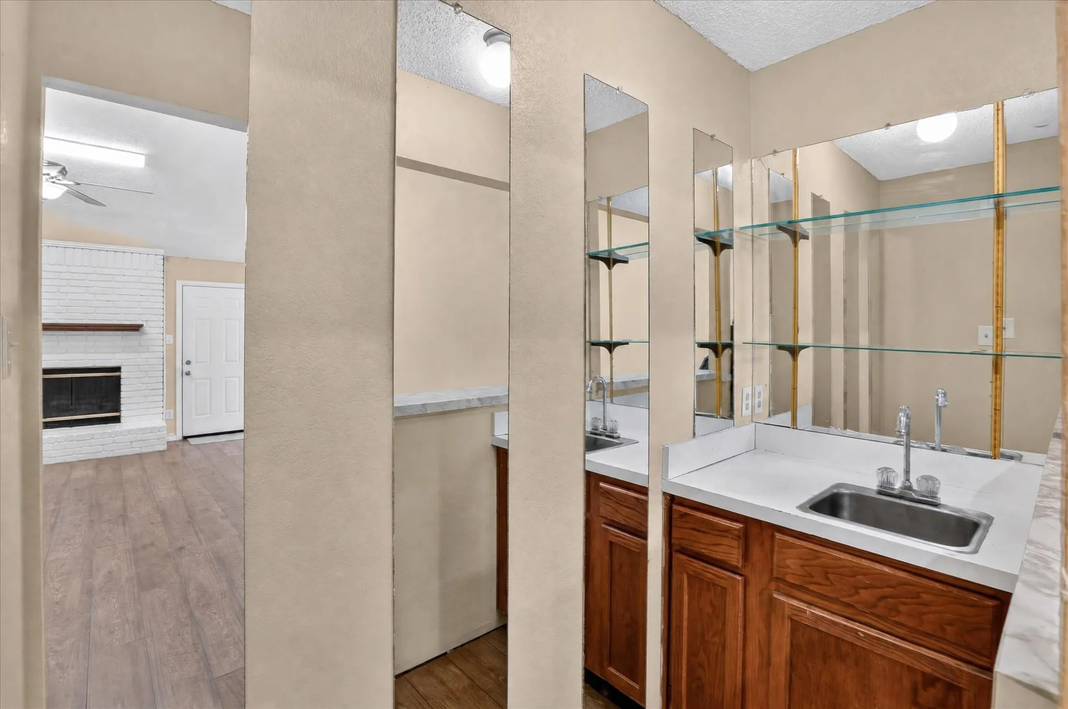 Single Family Residence For Sale in Tarrant County , 2413 Channing Drive, Grand Prairie, Texas 75052, 3 Bedroom, 2 Bathroom, 2 Garage spaces, 1,394 Sqft, built in 1983, mls#21390383, Real Estate Agent in Grand Prairie, Homes For Sale in Tarrant county, Homes For Sale in Grand Prairie, Realtor in Grand Prairie Texas, Real Estate Brokerage Independent Realty Texas, Luminita Cordes Realtor