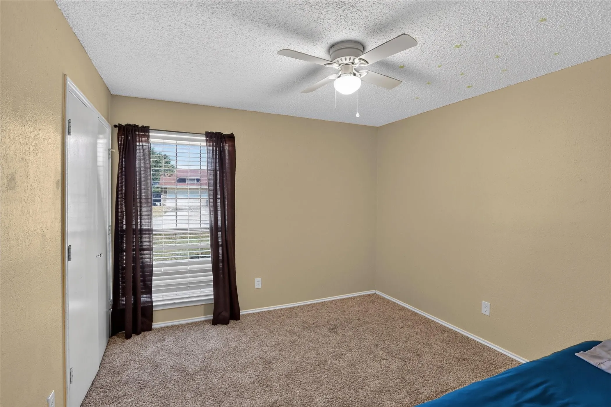Single Family Residence For Sale in Tarrant County , 2413 Channing Drive, Grand Prairie, Texas 75052, 3 Bedroom, 2 Bathroom, 2 Garage spaces, 1,394 Sqft, built in 1983, mls#21390383, Real Estate Agent in Grand Prairie, Homes For Sale in Tarrant county, Homes For Sale in Grand Prairie, Realtor in Grand Prairie Texas, Real Estate Brokerage Independent Realty Texas, Luminita Cordes Realtor