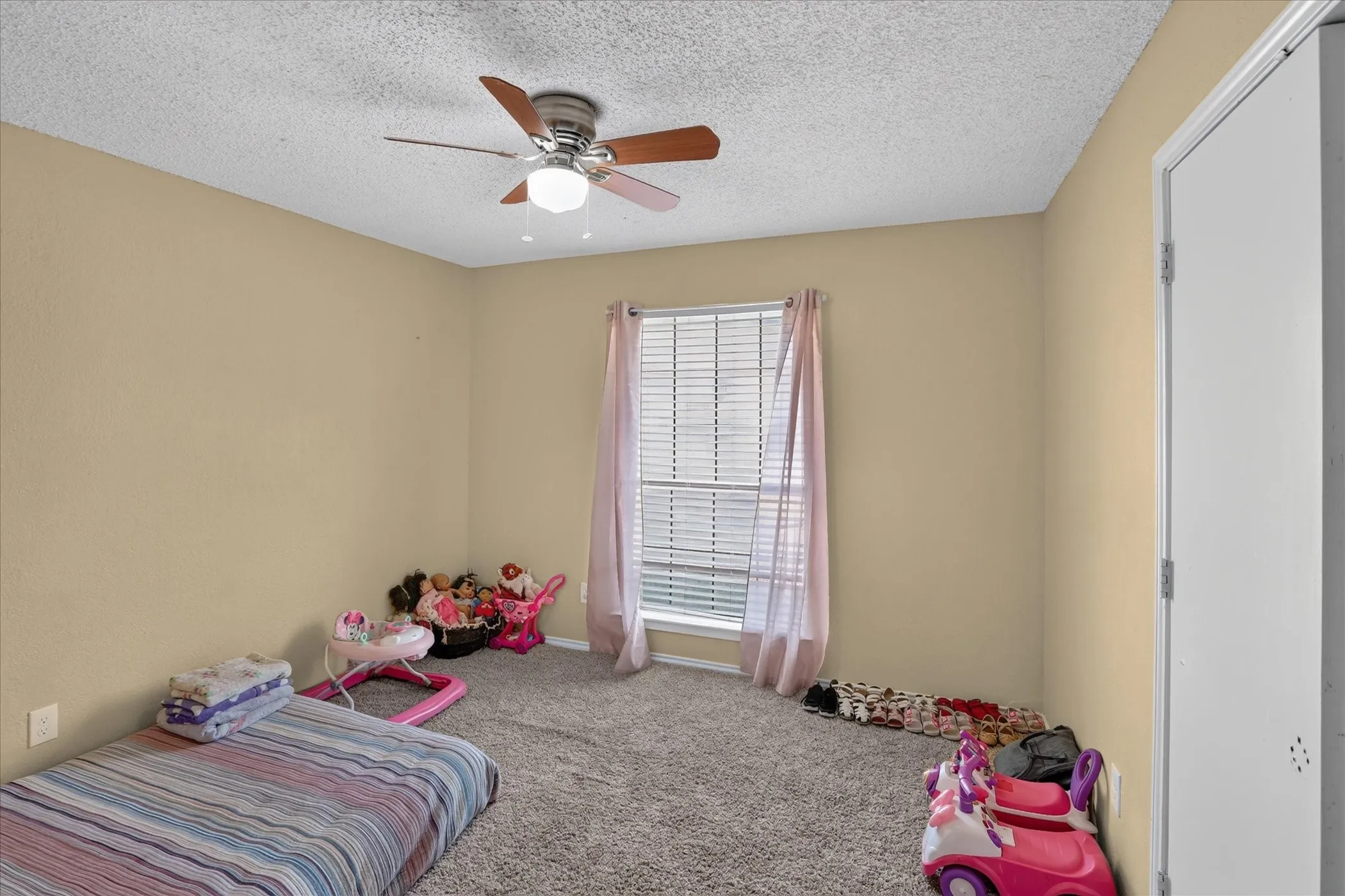 Single Family Residence For Sale in Tarrant County , 2413 Channing Drive, Grand Prairie, Texas 75052, 3 Bedroom, 2 Bathroom, 2 Garage spaces, 1,394 Sqft, built in 1983, mls#21390383, Real Estate Agent in Grand Prairie, Homes For Sale in Tarrant county, Homes For Sale in Grand Prairie, Realtor in Grand Prairie Texas, Real Estate Brokerage Independent Realty Texas, Luminita Cordes Realtor