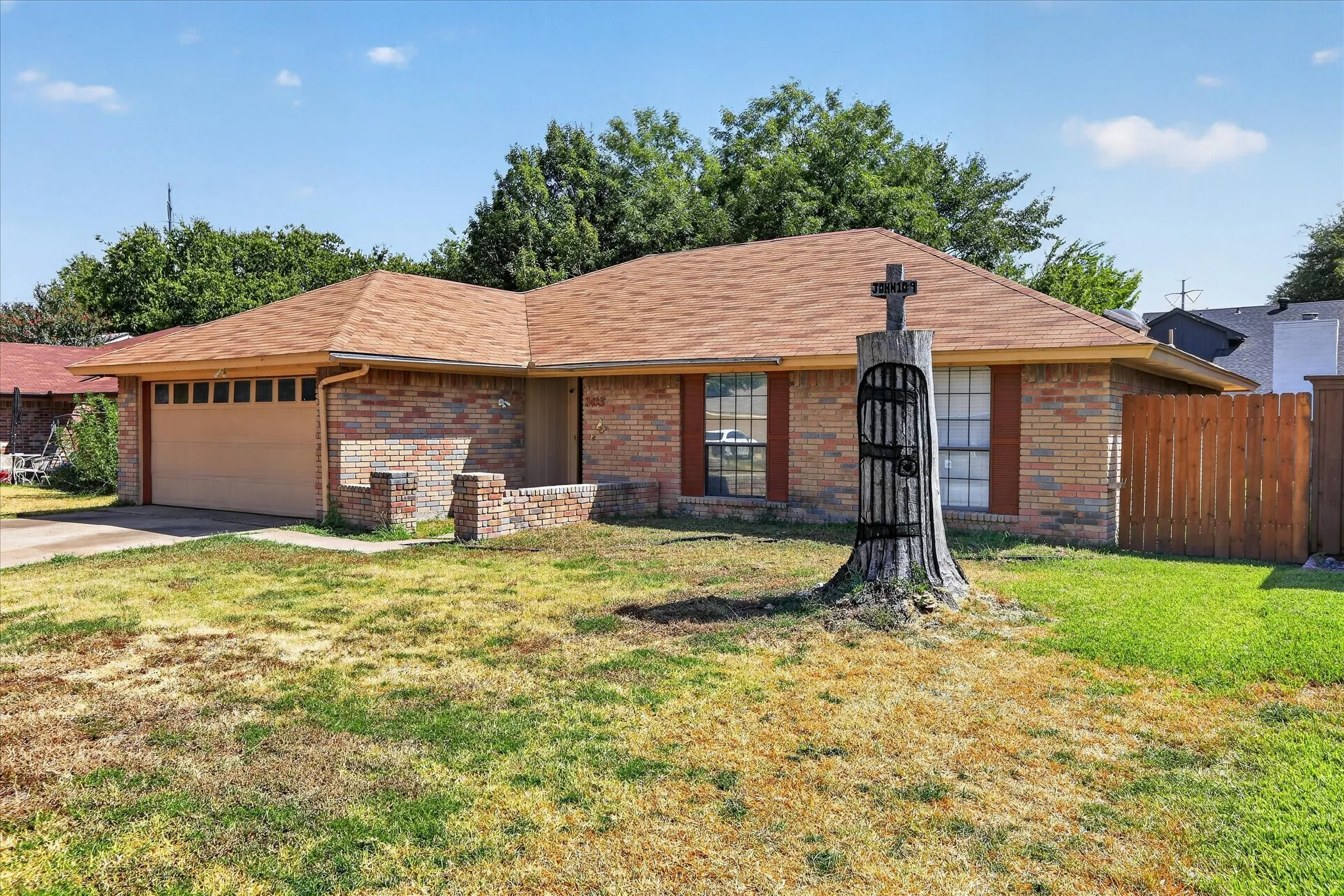 Single Family Residence For Sale in Tarrant County , 2413 Channing Drive, Grand Prairie, Texas 75052, 3 Bedroom, 2 Bathroom, 2 Garage spaces, 1,394 Sqft, built in 1983, mls#21390383, Real Estate Agent in Grand Prairie, Homes For Sale in Tarrant county, Homes For Sale in Grand Prairie, Realtor in Grand Prairie Texas, Real Estate Brokerage Independent Realty Texas, Luminita Cordes Realtor