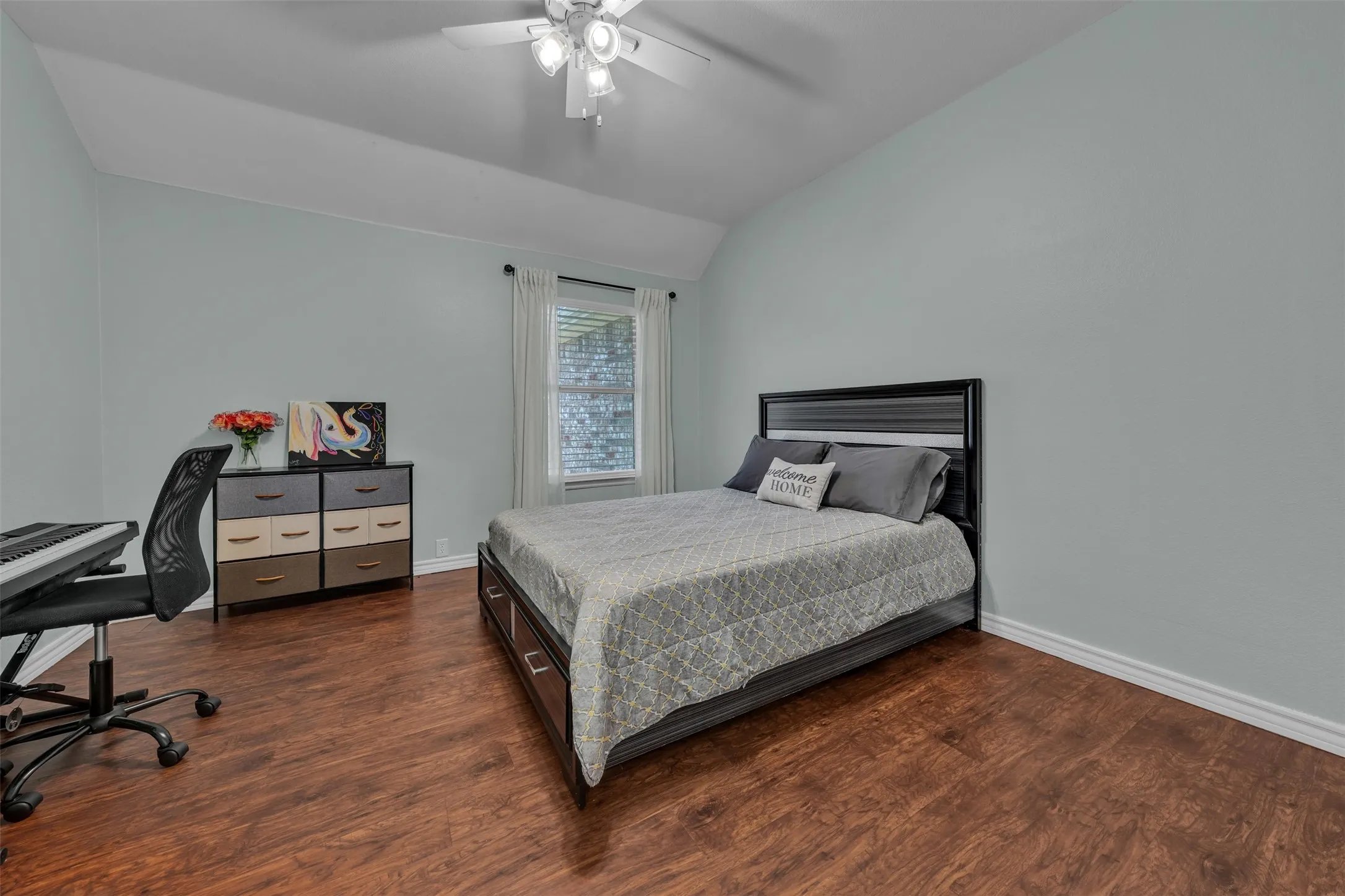 Single Family Residence For Sale in Tarrant County , 8102 Mansanillo Court, Arlington, Texas 76002, 3 Bedroom, 2 Bathroom, 3 Garage spaces, 1,985 Sqft, built in 2004, mls#21380538, Real Estate Agent in Arlington, Homes For Sale in Tarrant county, Homes For Sale in Arlington, Realtor in Arlington Texas, Real Estate Brokerage Independent Realty Texas, Luminita Cordes Realtor
