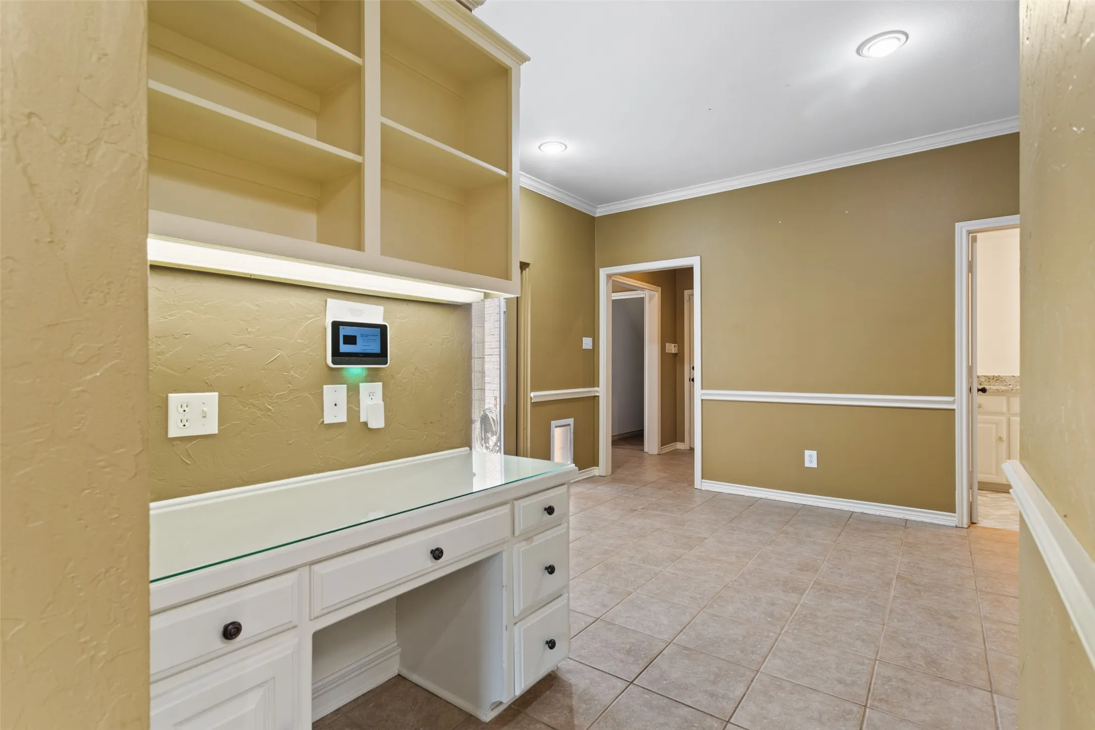 Single Family Residence For Sale in Smith County , 1116 Oak Garden Circle, Tyler, Texas 75703, 3 Bedroom, 3 Bathroom, 2 Garage spaces, 2,730 Sqft, built in 1995, mls#21390836, Real Estate Agent in Tyler, Homes For Sale in Smith county, Homes For Sale in Tyler, Realtor in Tyler Texas, Real Estate Brokerage Independent Realty Texas, Luminita Cordes Realtor