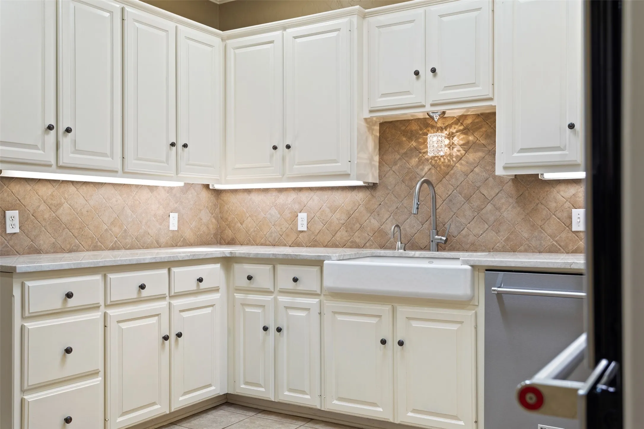 Single Family Residence For Sale in Smith County , 1116 Oak Garden Circle, Tyler, Texas 75703, 3 Bedroom, 3 Bathroom, 2 Garage spaces, 2,730 Sqft, built in 1995, mls#21390836, Real Estate Agent in Tyler, Homes For Sale in Smith county, Homes For Sale in Tyler, Realtor in Tyler Texas, Real Estate Brokerage Independent Realty Texas, Luminita Cordes Realtor