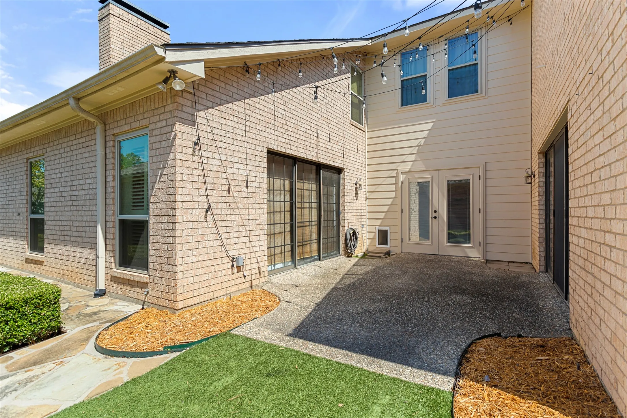 Single Family Residence For Sale in Smith County , 1116 Oak Garden Circle, Tyler, Texas 75703, 3 Bedroom, 3 Bathroom, 2 Garage spaces, 2,730 Sqft, built in 1995, mls#21390836, Real Estate Agent in Tyler, Homes For Sale in Smith county, Homes For Sale in Tyler, Realtor in Tyler Texas, Real Estate Brokerage Independent Realty Texas, Luminita Cordes Realtor