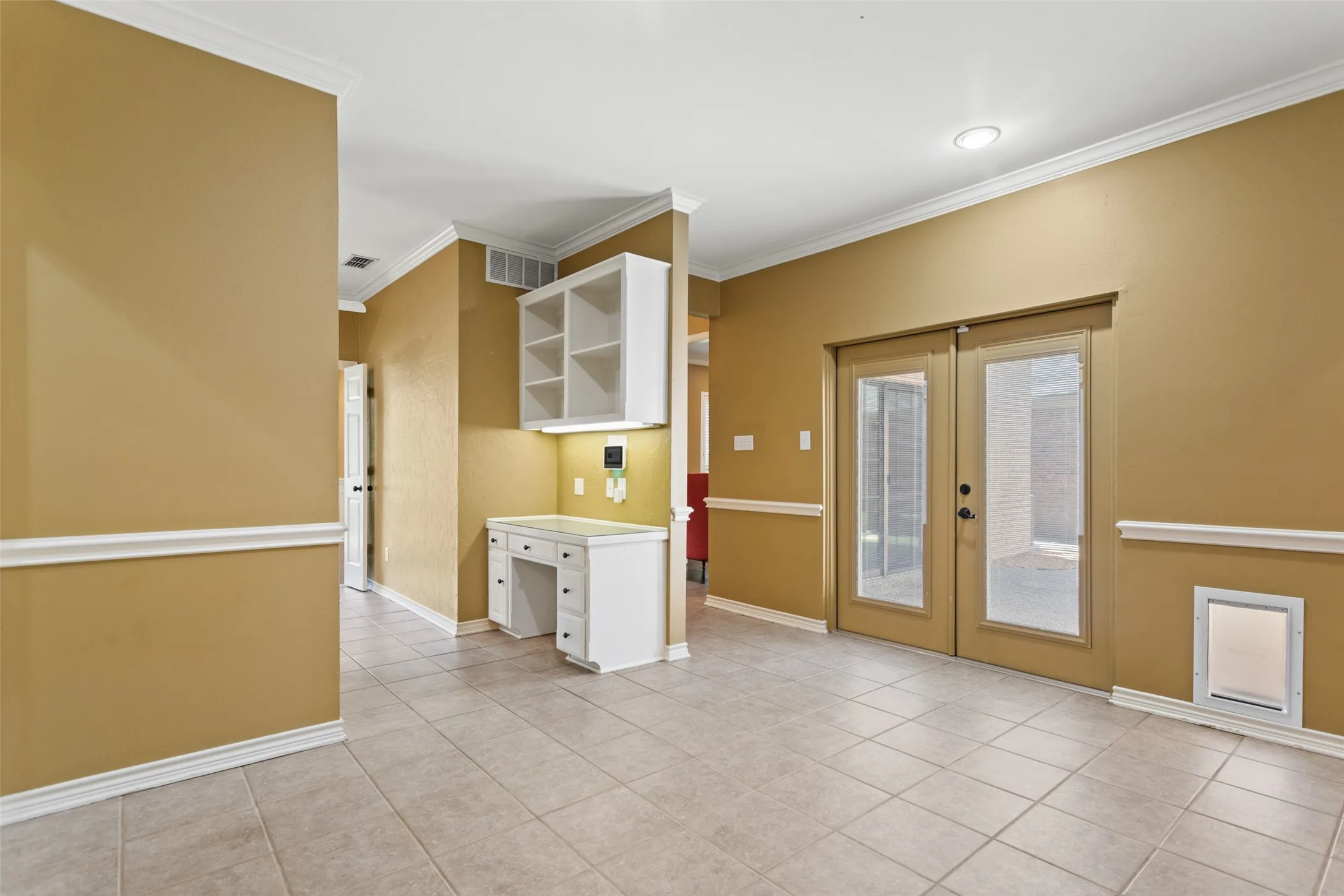 Single Family Residence For Sale in Smith County , 1116 Oak Garden Circle, Tyler, Texas 75703, 3 Bedroom, 3 Bathroom, 2 Garage spaces, 2,730 Sqft, built in 1995, mls#21390836, Real Estate Agent in Tyler, Homes For Sale in Smith county, Homes For Sale in Tyler, Realtor in Tyler Texas, Real Estate Brokerage Independent Realty Texas, Luminita Cordes Realtor