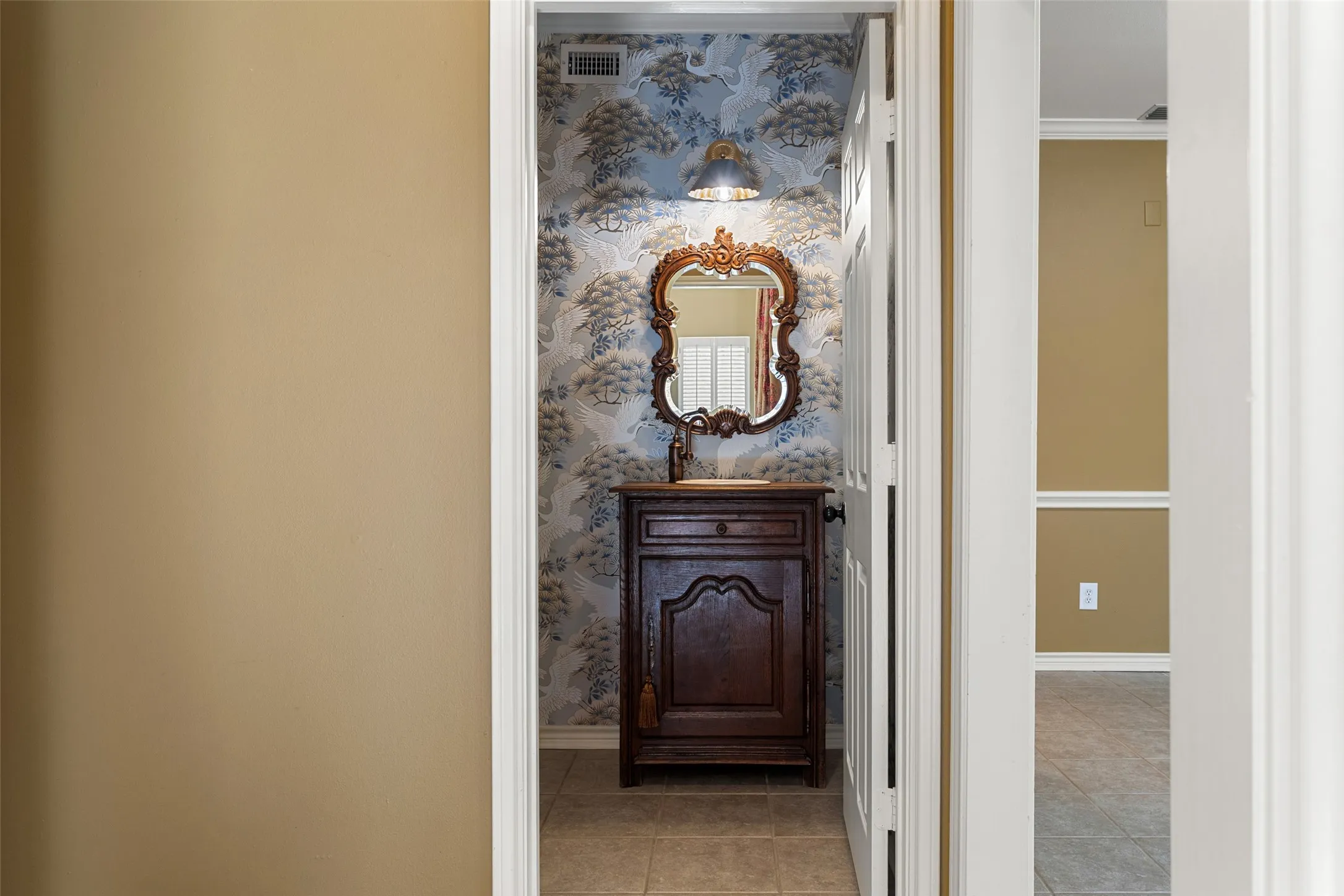 Single Family Residence For Sale in Smith County , 1116 Oak Garden Circle, Tyler, Texas 75703, 3 Bedroom, 3 Bathroom, 2 Garage spaces, 2,730 Sqft, built in 1995, mls#21390836, Real Estate Agent in Tyler, Homes For Sale in Smith county, Homes For Sale in Tyler, Realtor in Tyler Texas, Real Estate Brokerage Independent Realty Texas, Luminita Cordes Realtor