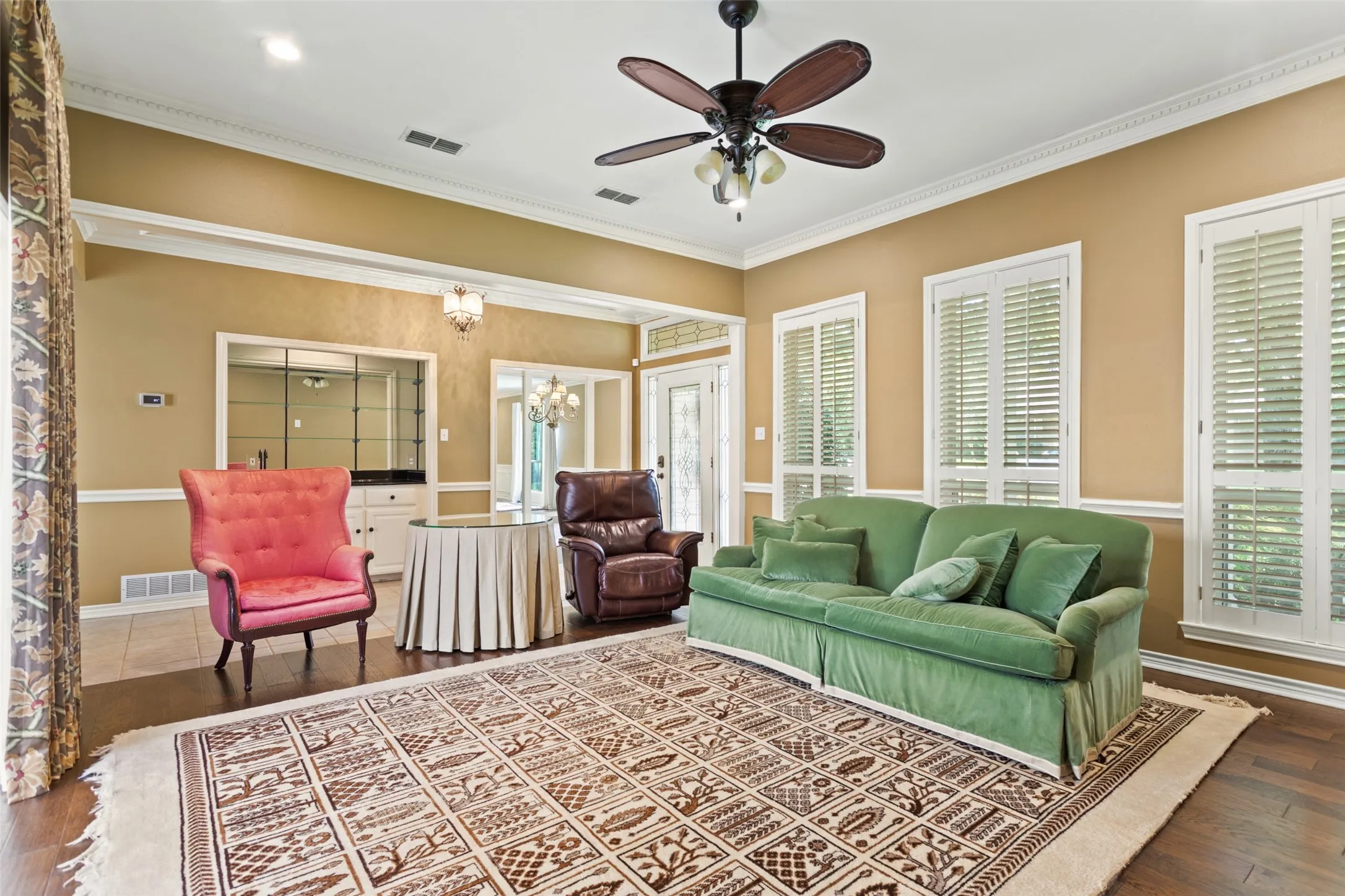 Single Family Residence For Sale in Smith County , 1116 Oak Garden Circle, Tyler, Texas 75703, 3 Bedroom, 3 Bathroom, 2 Garage spaces, 2,730 Sqft, built in 1995, mls#21390836, Real Estate Agent in Tyler, Homes For Sale in Smith county, Homes For Sale in Tyler, Realtor in Tyler Texas, Real Estate Brokerage Independent Realty Texas, Luminita Cordes Realtor