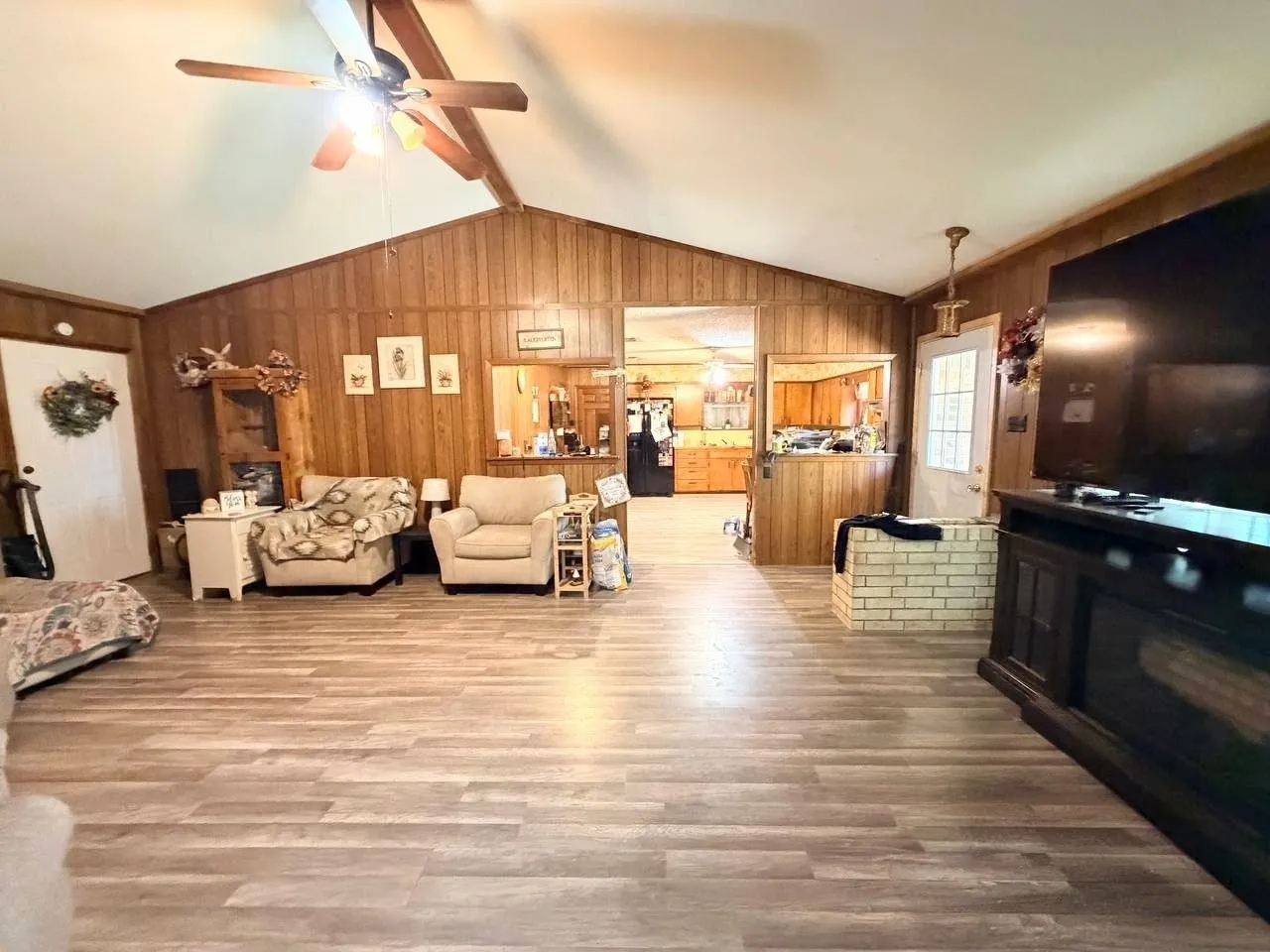 Single Family Residence For Sale in Freestone County , 167 Fcr 964, Wortham, Texas 76693, 4 Bedroom, 2 Bathroom, Garage spaces, 1,859 Sqft, built in 1972, mls#21390525, Real Estate Agent in Wortham, Homes For Sale in Freestone county, Homes For Sale in Wortham, Realtor in Wortham Texas, Real Estate Brokerage Independent Realty Texas, Luminita Cordes Realtor