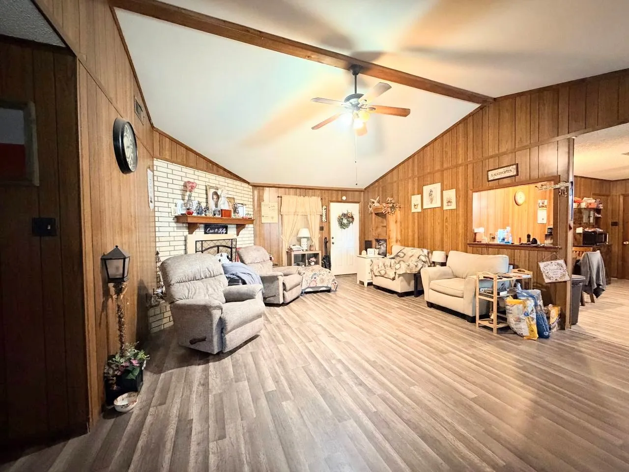 Single Family Residence For Sale in Freestone County , 167 Fcr 964, Wortham, Texas 76693, 4 Bedroom, 2 Bathroom, Garage spaces, 1,859 Sqft, built in 1972, mls#21390525, Real Estate Agent in Wortham, Homes For Sale in Freestone county, Homes For Sale in Wortham, Realtor in Wortham Texas, Real Estate Brokerage Independent Realty Texas, Luminita Cordes Realtor