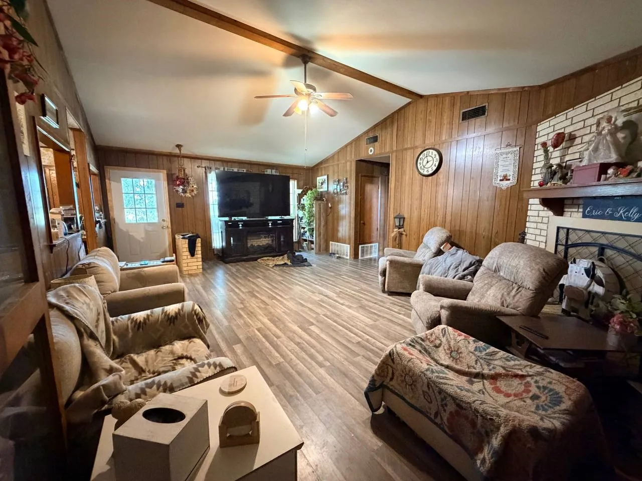 Single Family Residence For Sale in Freestone County , 167 Fcr 964, Wortham, Texas 76693, 4 Bedroom, 2 Bathroom, Garage spaces, 1,859 Sqft, built in 1972, mls#21390525, Real Estate Agent in Wortham, Homes For Sale in Freestone county, Homes For Sale in Wortham, Realtor in Wortham Texas, Real Estate Brokerage Independent Realty Texas, Luminita Cordes Realtor